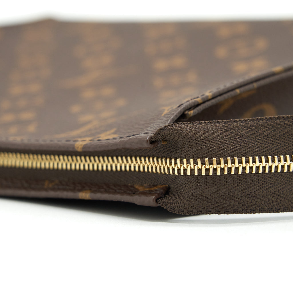 louis-vuitton-toiletry-pochette-26-monogram-canvas-5
