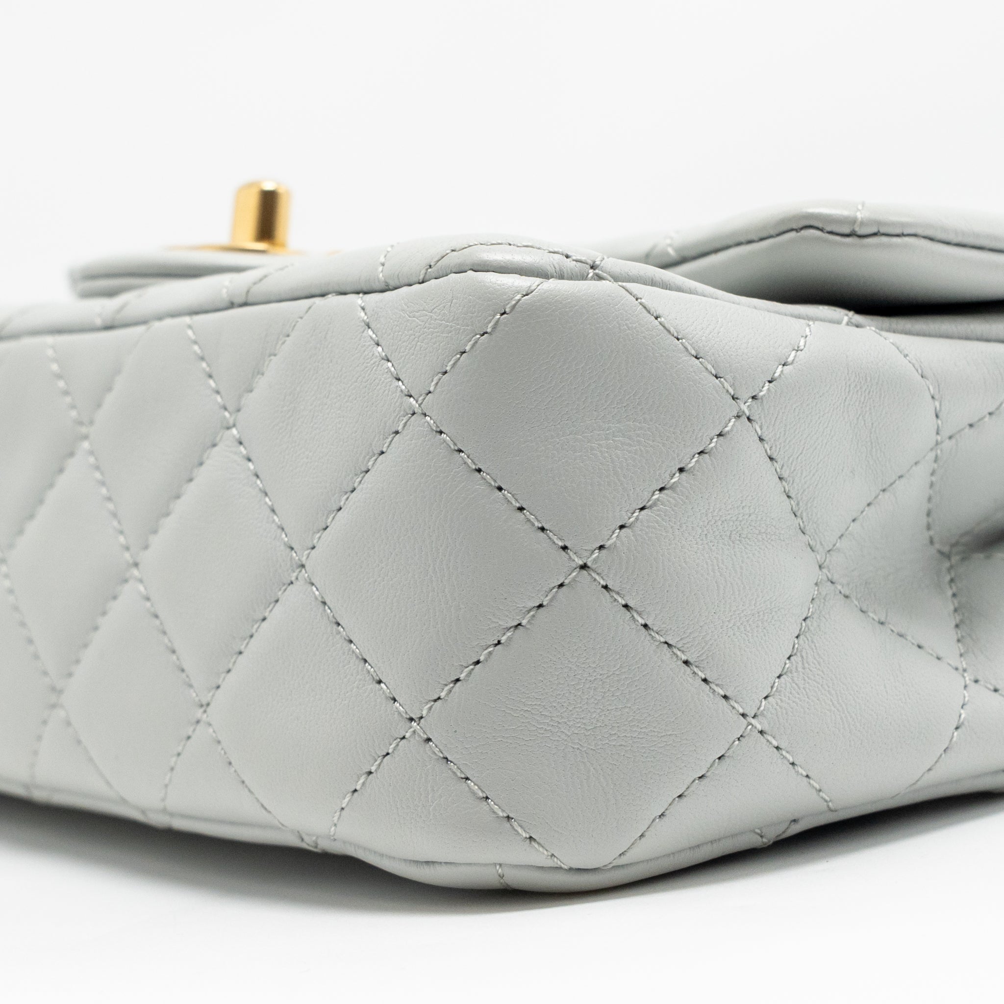 chanel-pearl-crush-mini-rectangular-flap-bag-lambskin-grey-ghwmicrochip