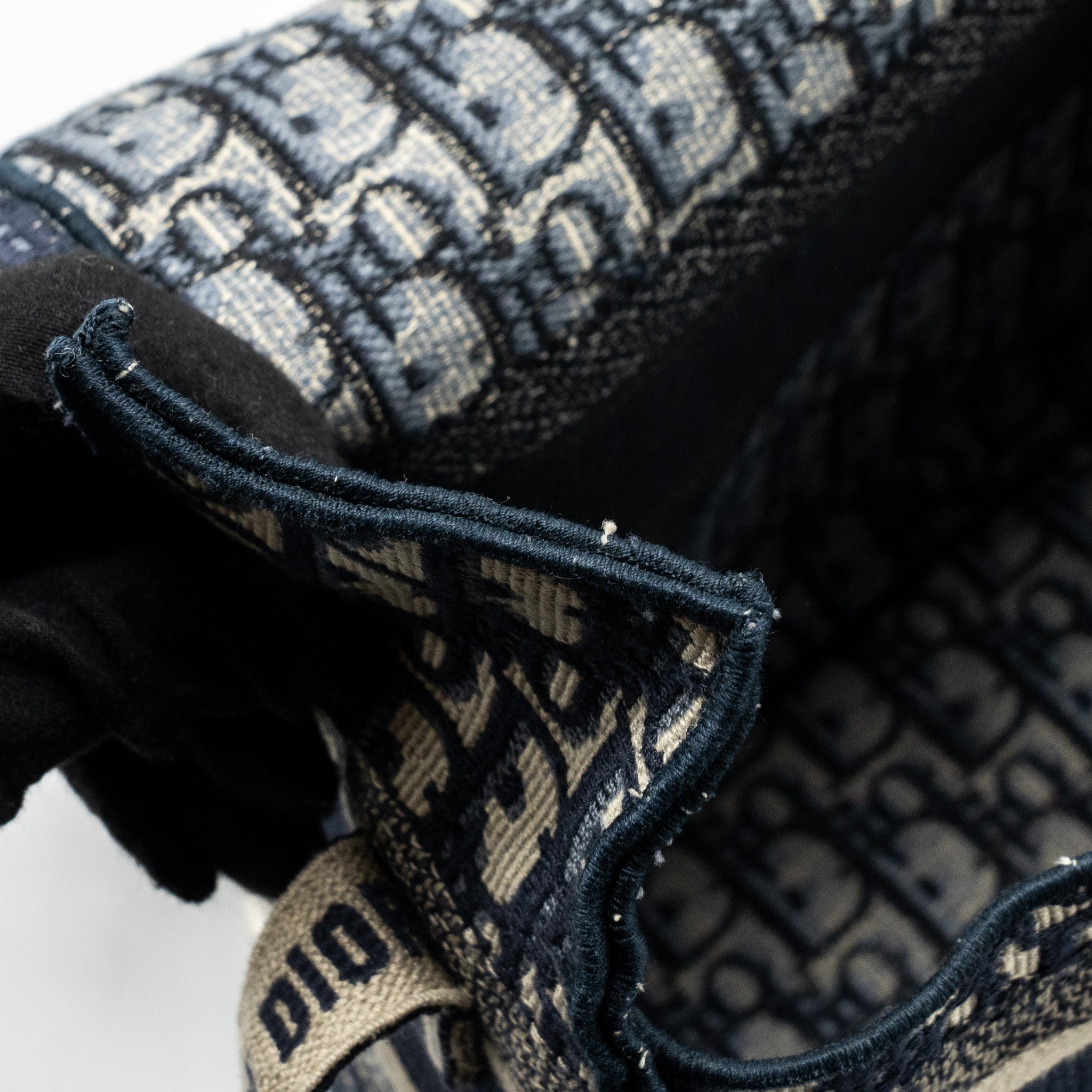 dior-diorcamp-messenger-bag-blue-oblique-embroidery-shw-copy