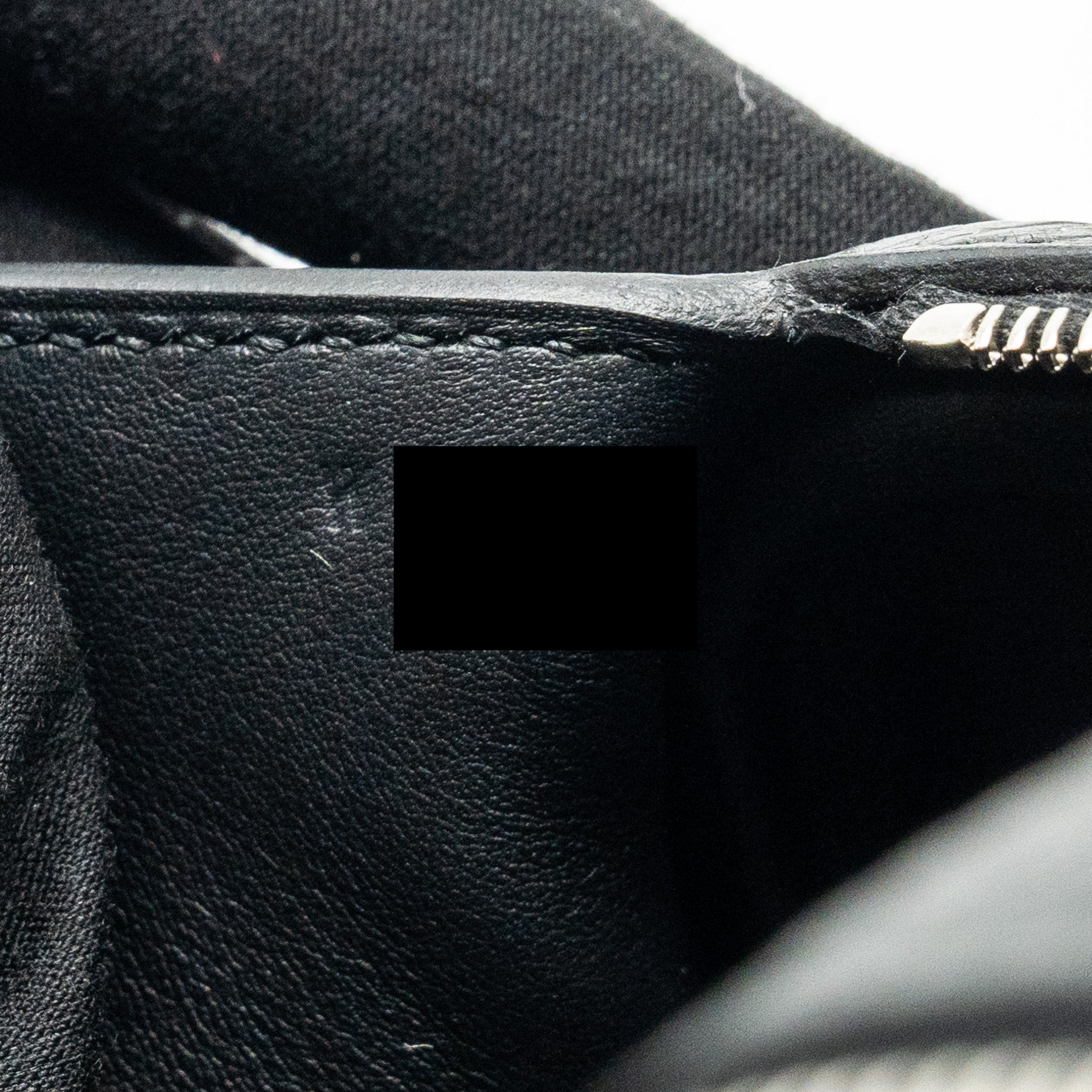 hermes-mini-lindy-clemence-black-shw-stamo-u
