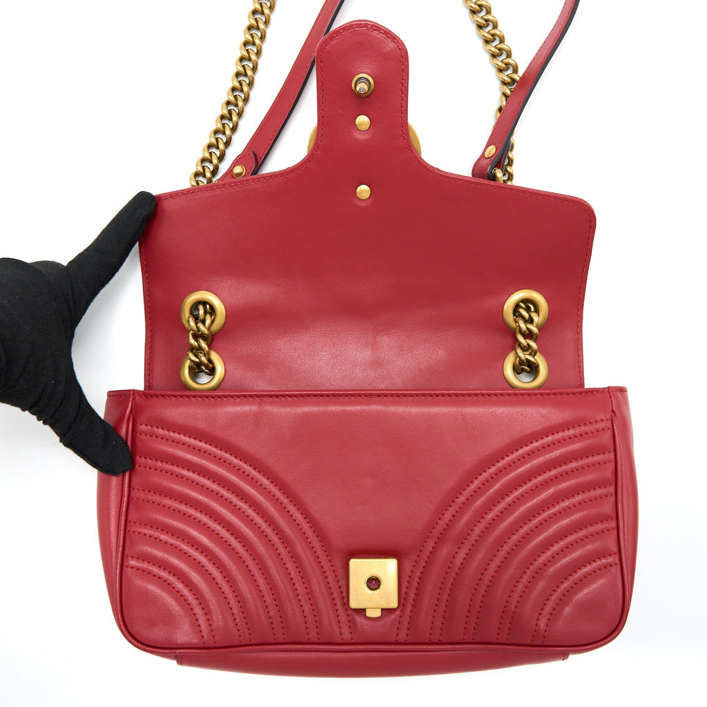 gucci-small-gg-marmont-matelasse-shoulder-bag-calfskin-red-ghw