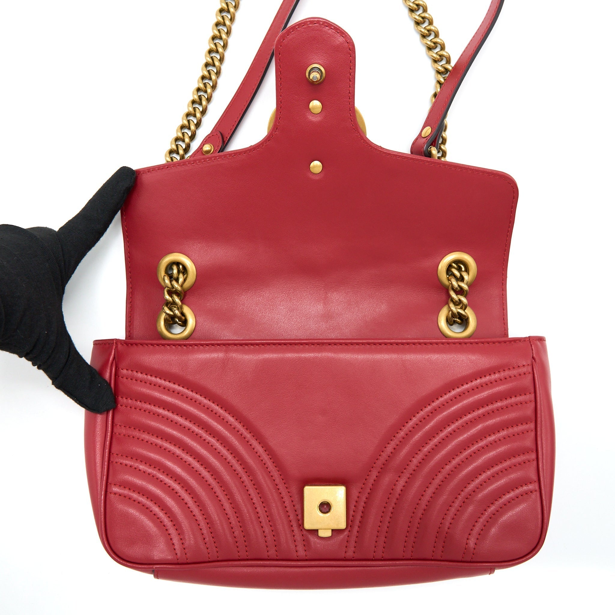 gucci-small-gg-marmont-matelasse-shoulder-bag-calfskin-red-ghw