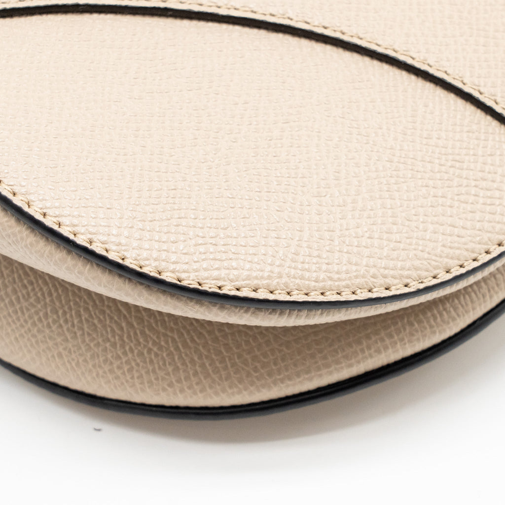 dior-medium-saddle-bag-calfskin-beige-ghw