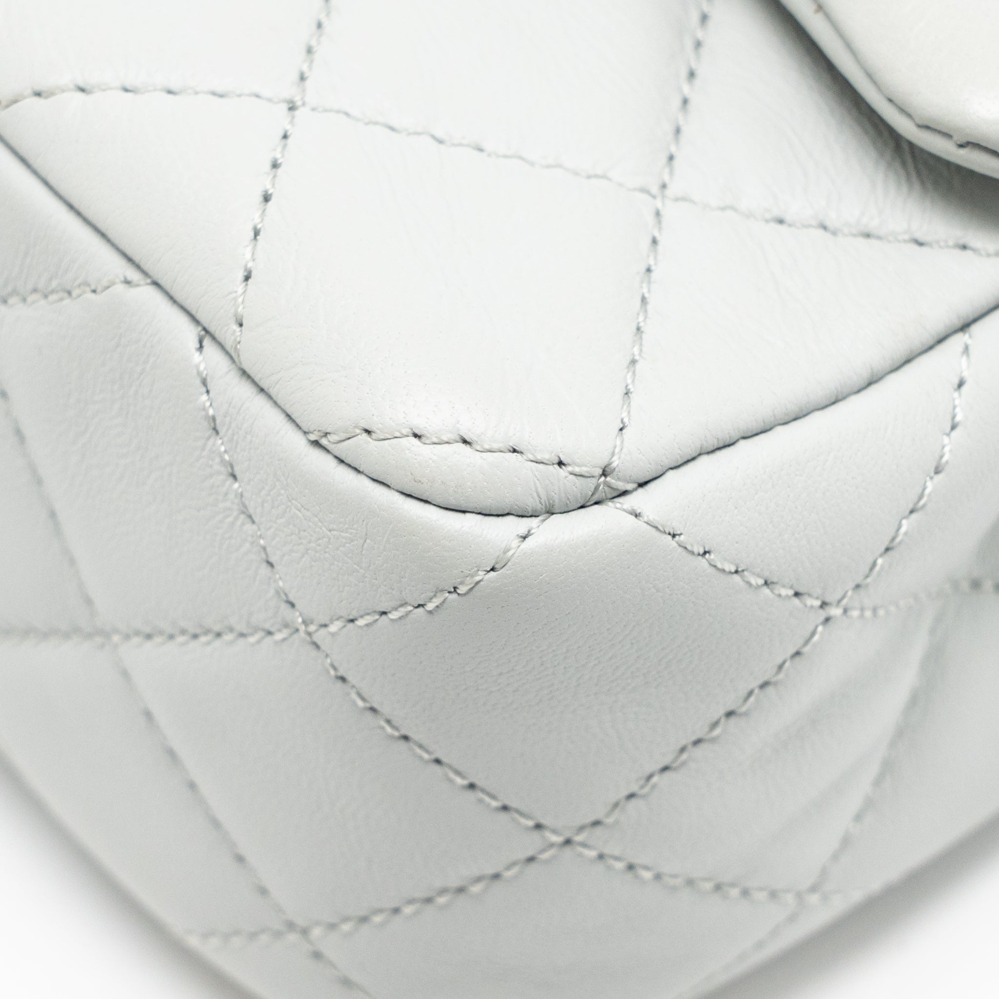 chanel-pearl-crush-mini-rectangular-flap-bag-lambskin-grey-ghwmicrochip