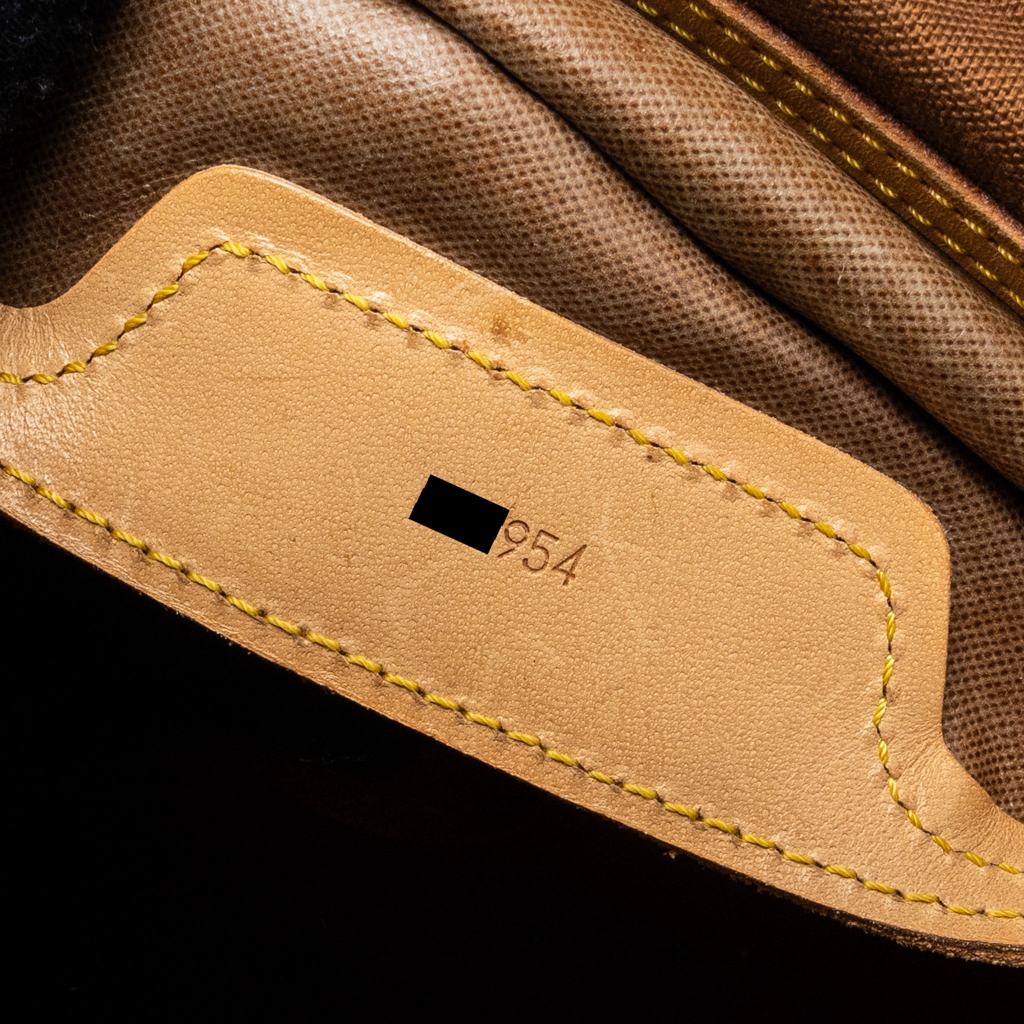 louis-vuitton-vintage-zipper-travel-bag-monogram-canvas-ghw