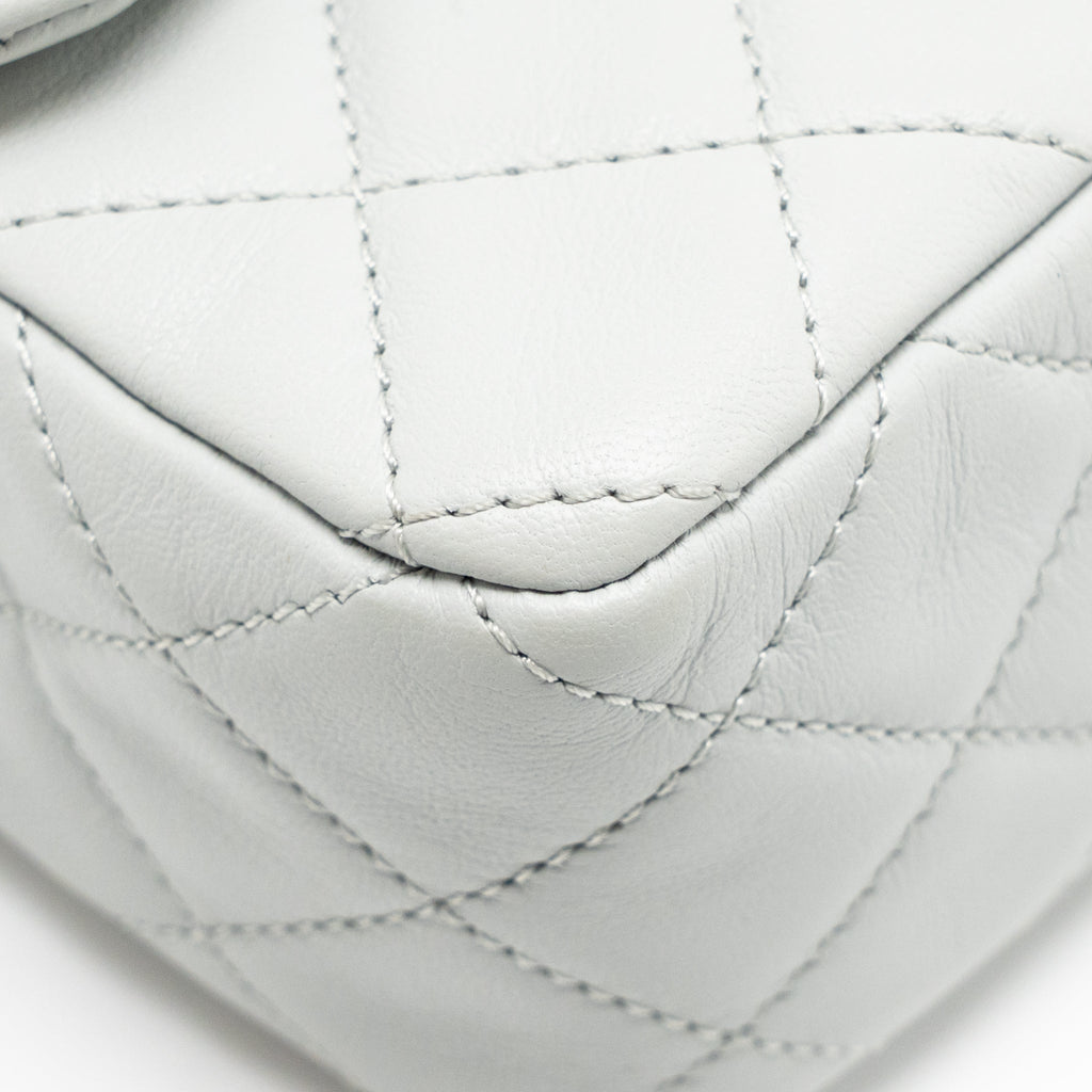 chanel-pearl-crush-mini-rectangular-flap-bag-lambskin-grey-ghwmicrochip