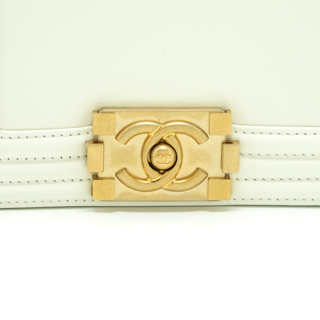 chanel-mini-boy-handbag-calfskin-white-ghw-microchip