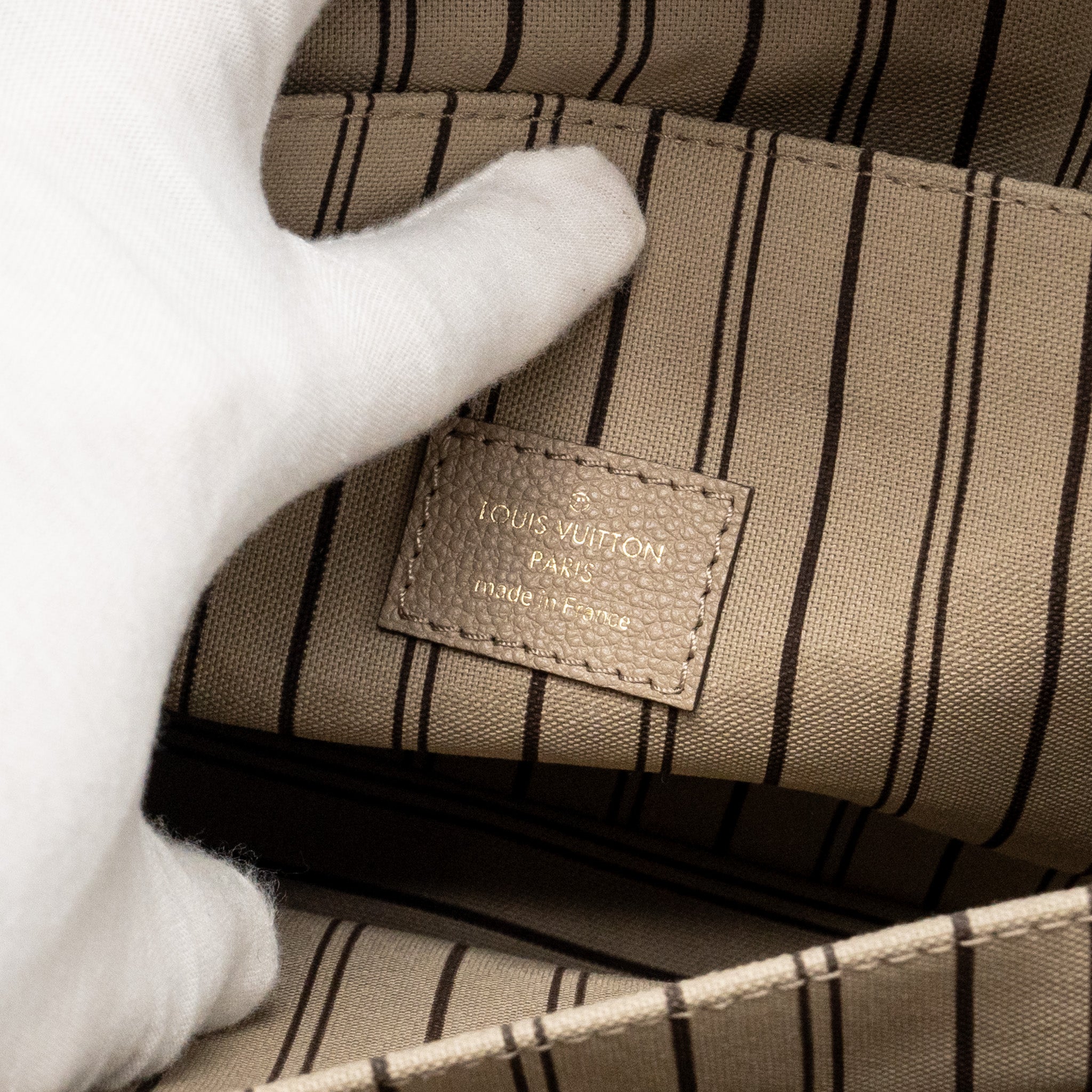 louis-vuitton-pochette-metis-monogram-empreinte-tourterelle-ghw