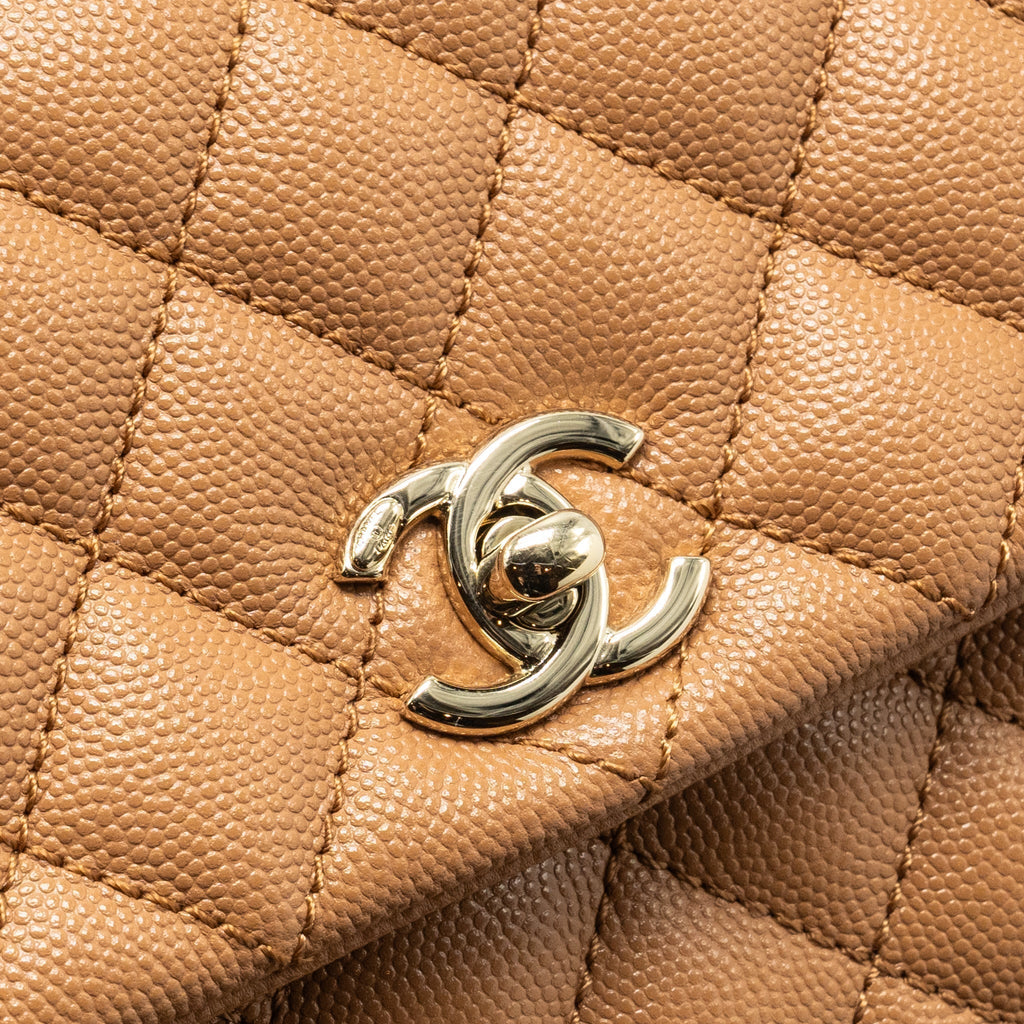 chanel-21p-small-coco-handle-caviar-caramel-lghw