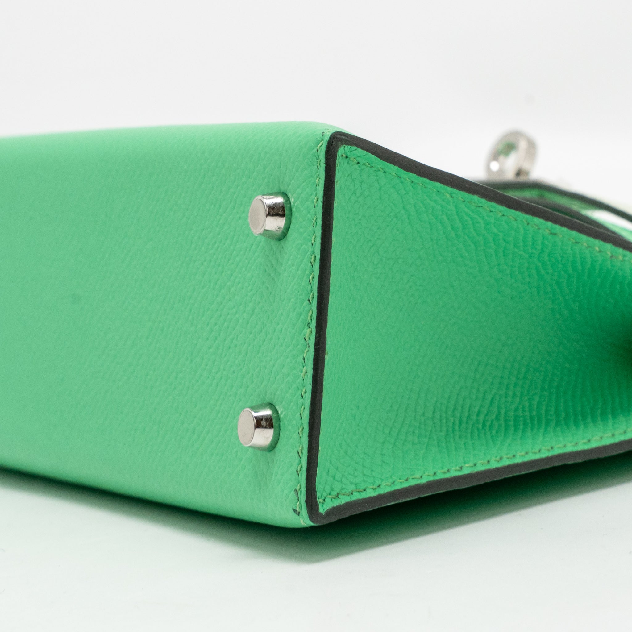 hermes-mini-kelly-ii-epsom-vert-comics-vert-fizz-gris-pale-shw-stamp-b