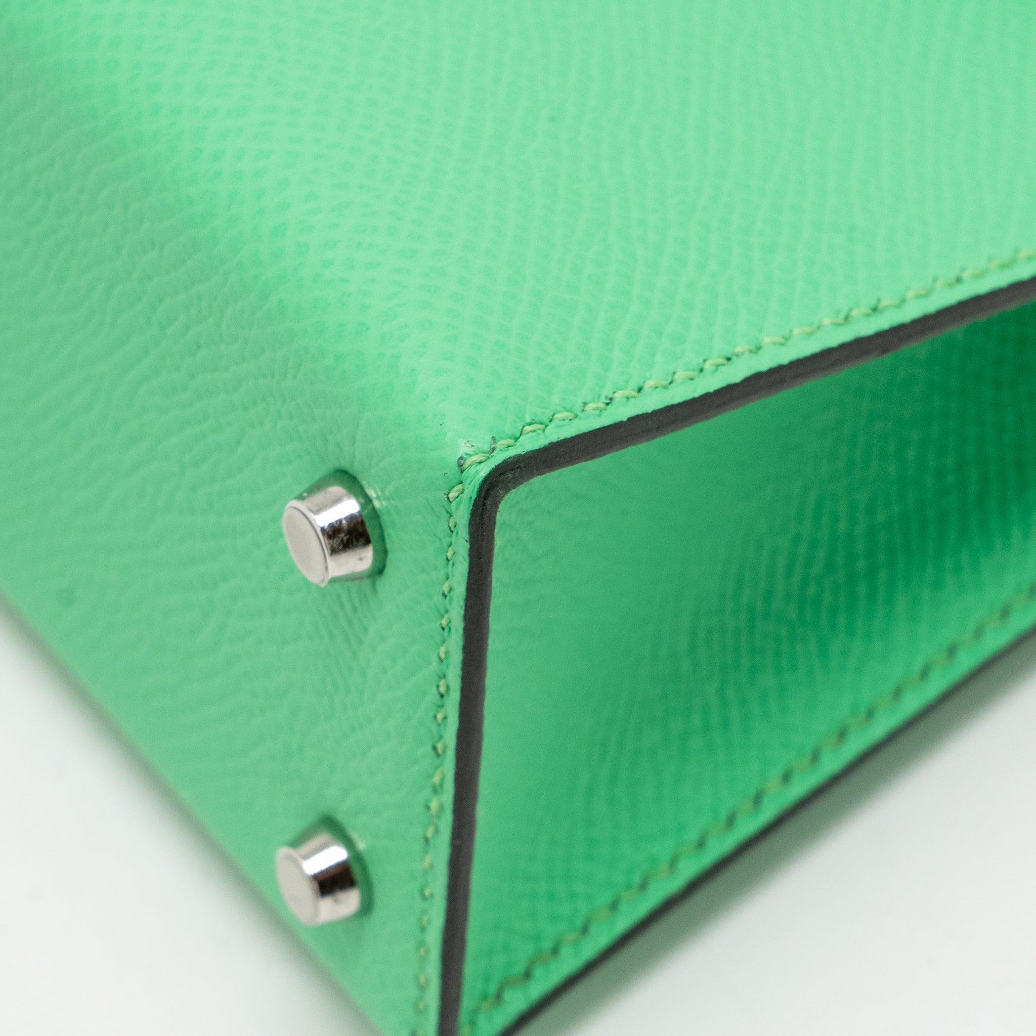 hermes-mini-kelly-ii-epsom-vert-comics-vert-fizz-gris-pale-shw-stamp-b