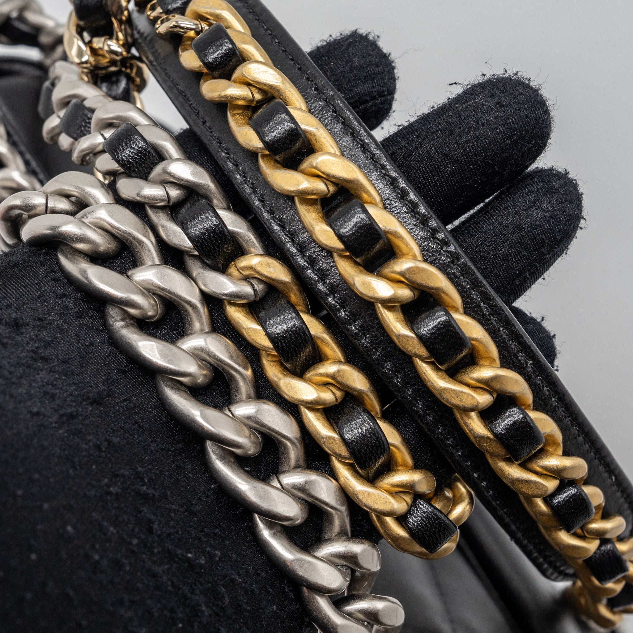 chanel-small-19-bag-lambskin-black-multicolour-hardwaremicrochip