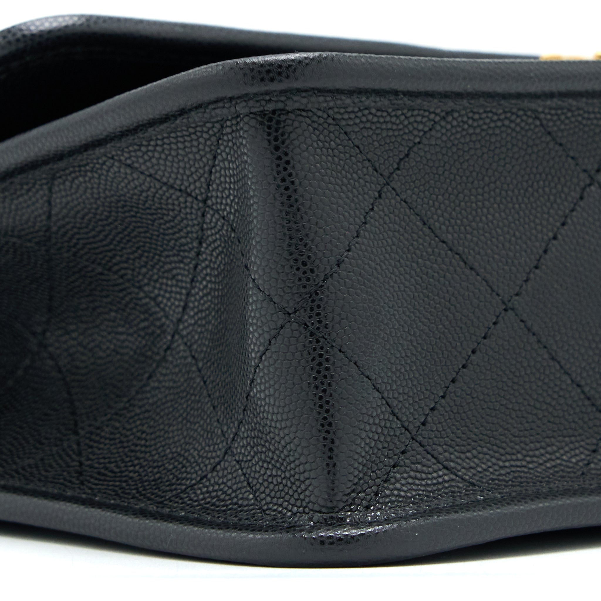 chanel-22k-top-handle-messenger-bag-caviar-black-brushed-ghw-microchip-1