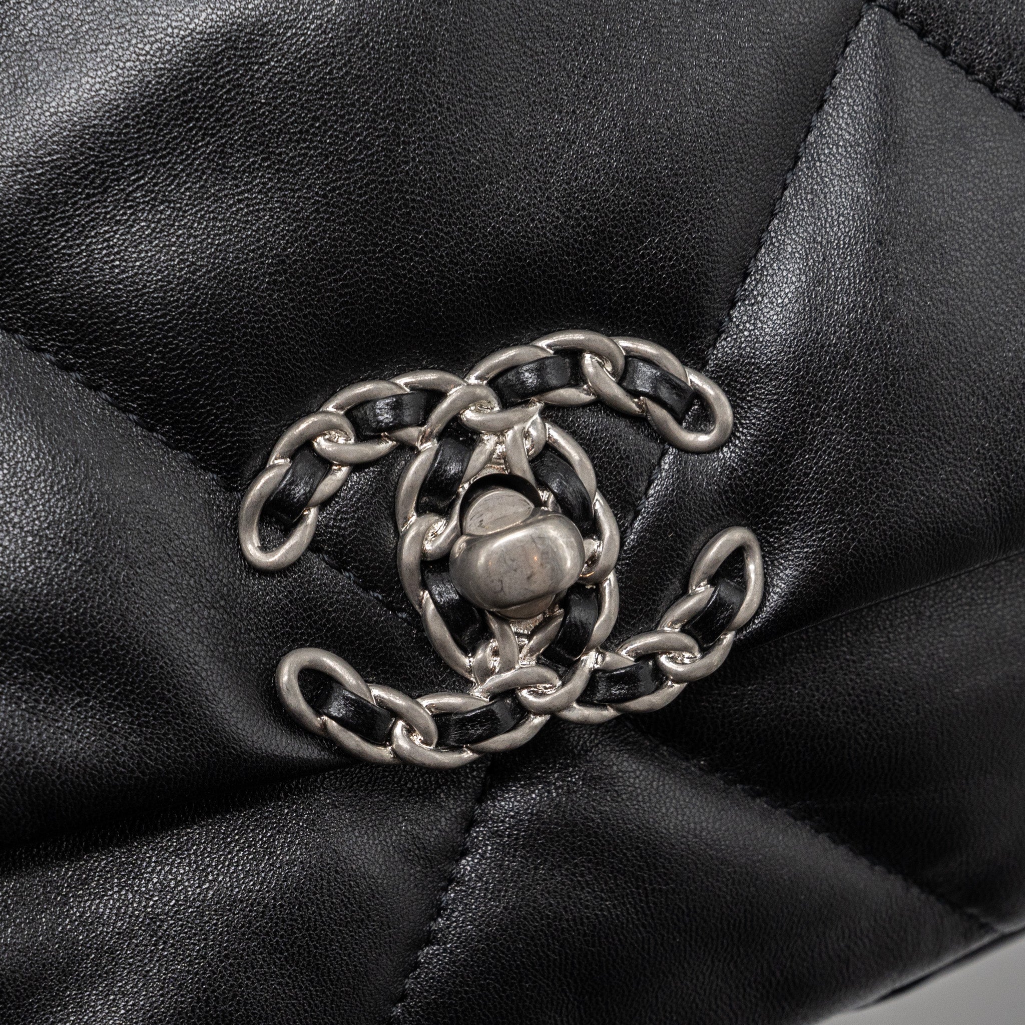 chanel-small-19-bag-lambskin-black-multicolour-hardwaremicrochip
