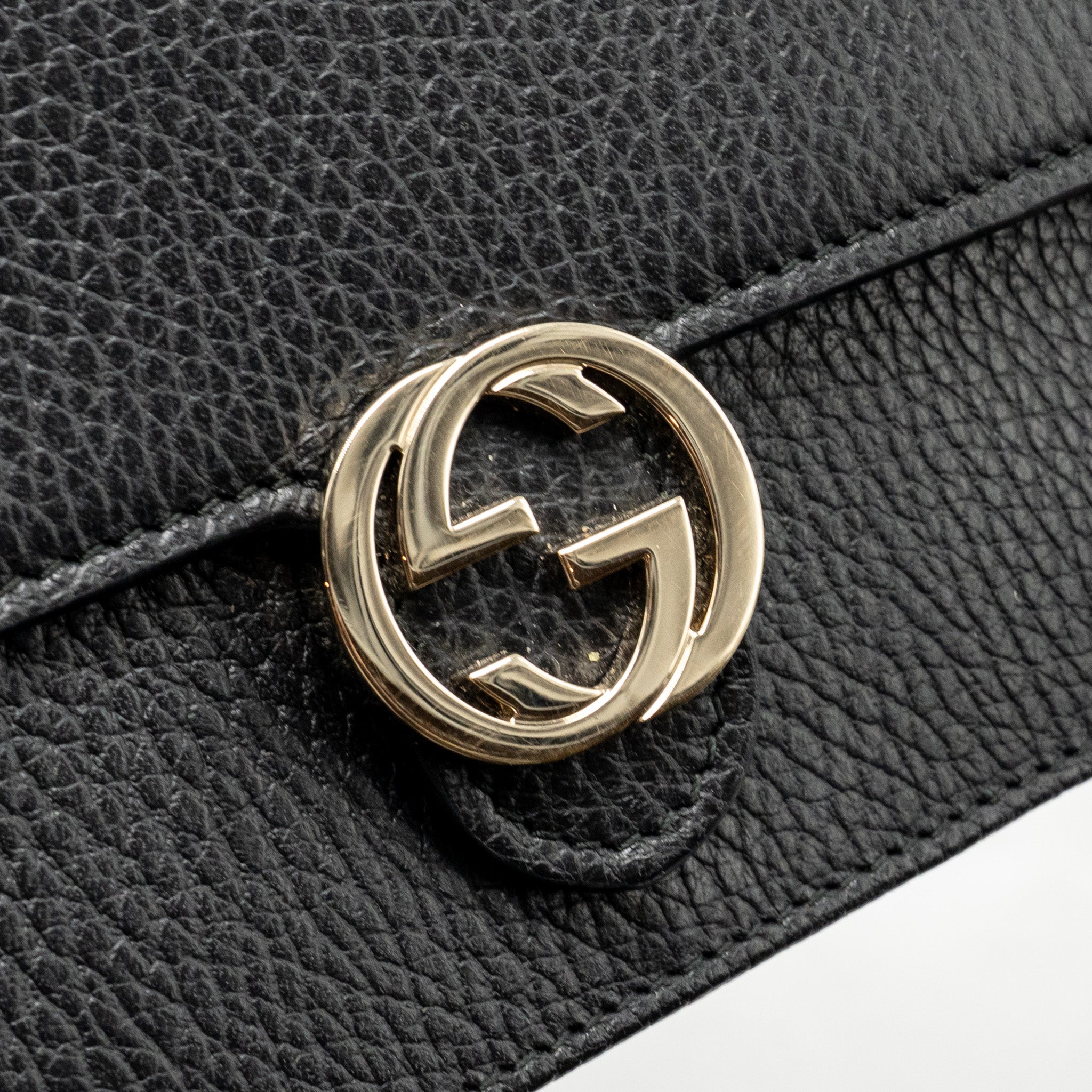 gucci-interlocking-chain-wallet-calfskin-black-ghw