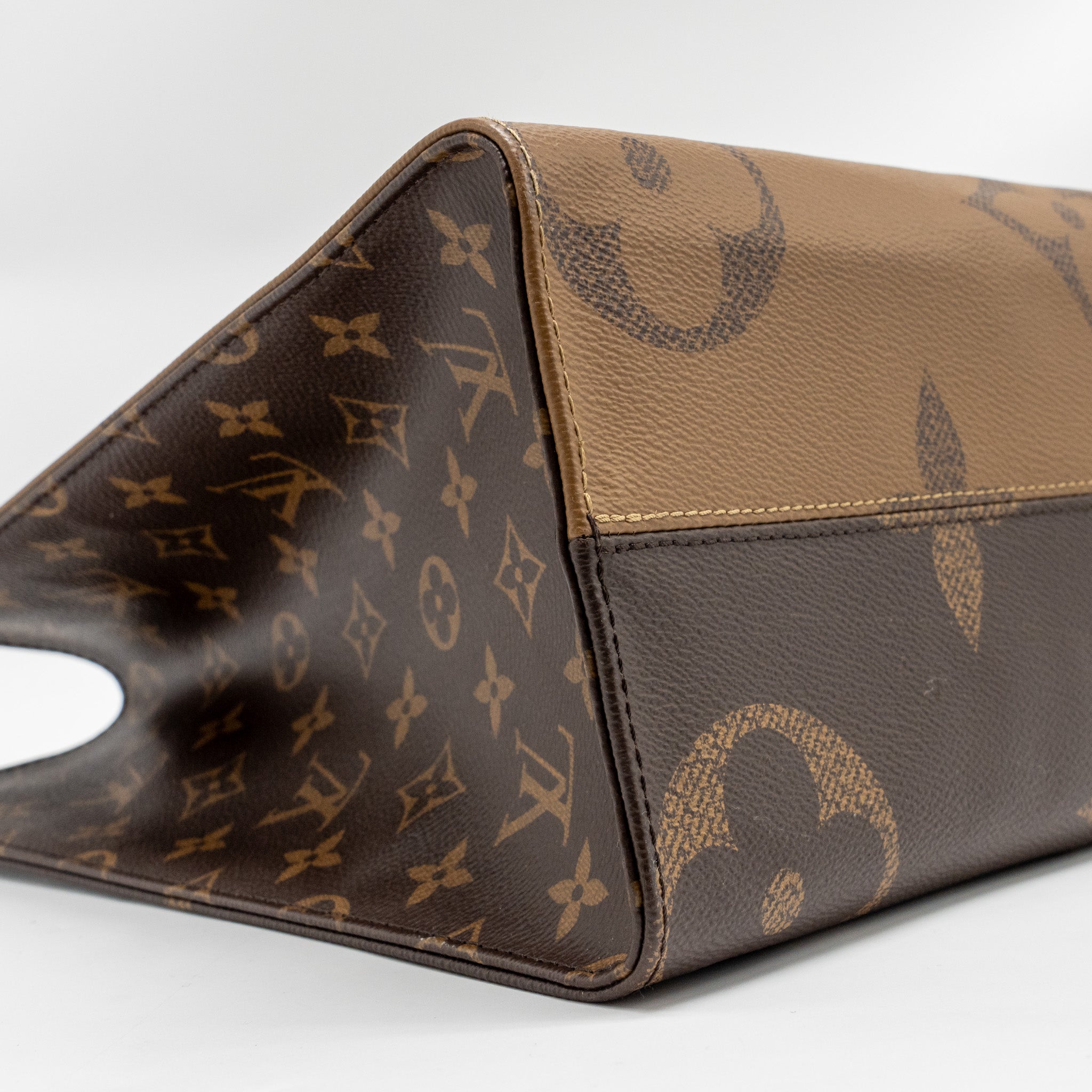 louis-vuitton-onthego-mm-monogram-monogram-reverse-canvas-ghw-copy-1