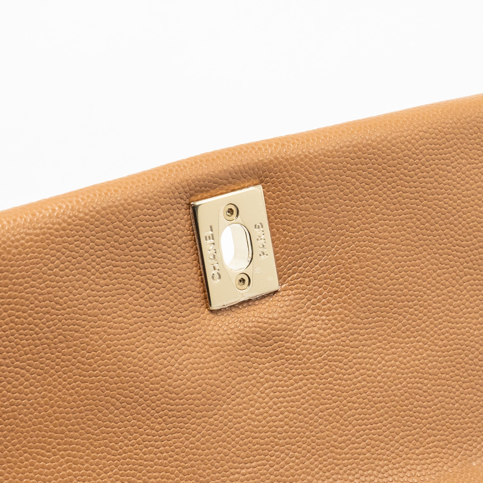 chanel-21p-small-coco-handle-caviar-caramel-lghw