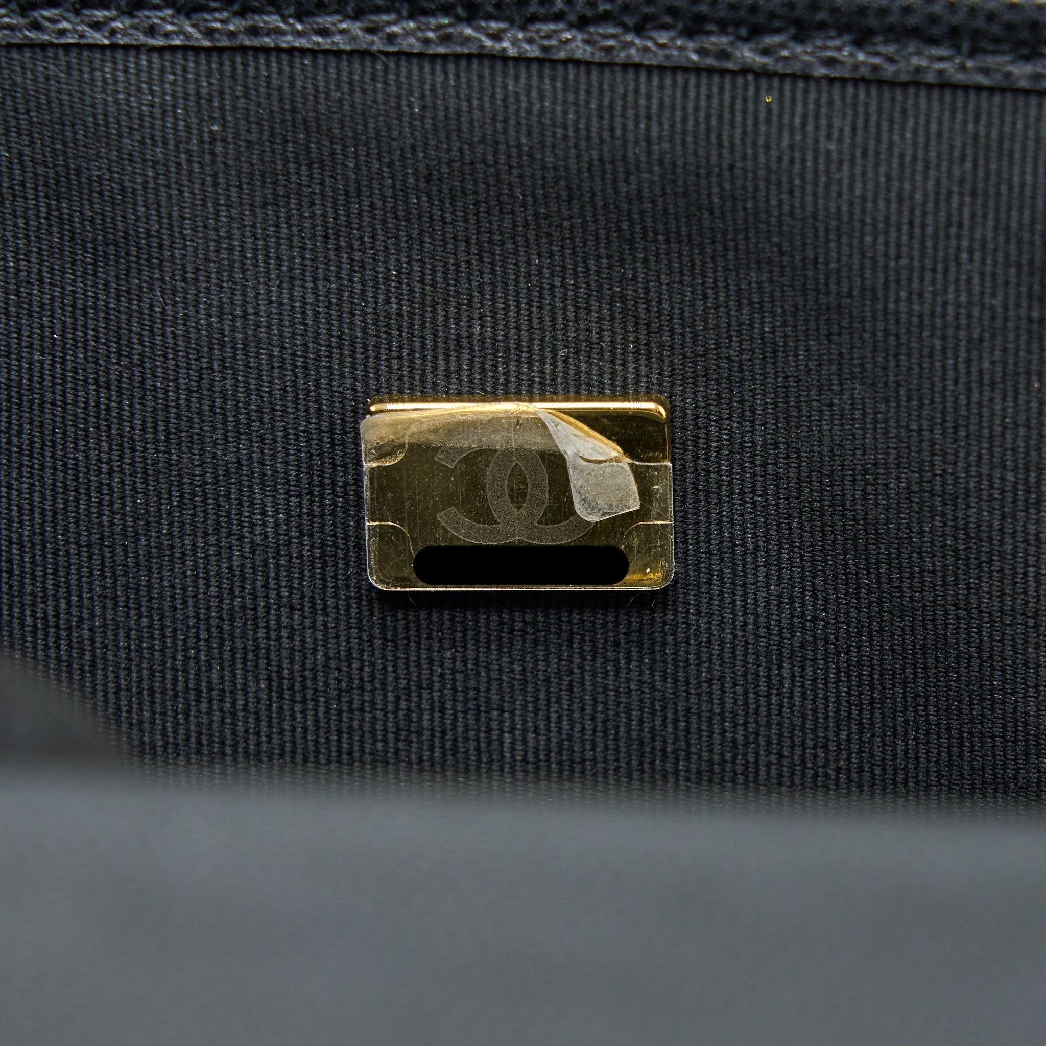chanel-22k-top-handle-messenger-bag-caviar-black-brushed-ghw-microchip-1
