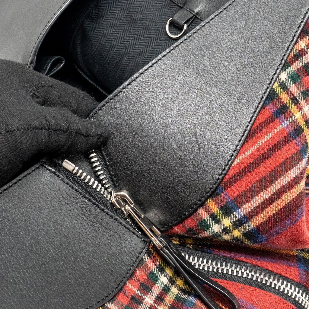 loewe-hammock-tartan-bag-black-red-tartan-calf-textile-shw-1