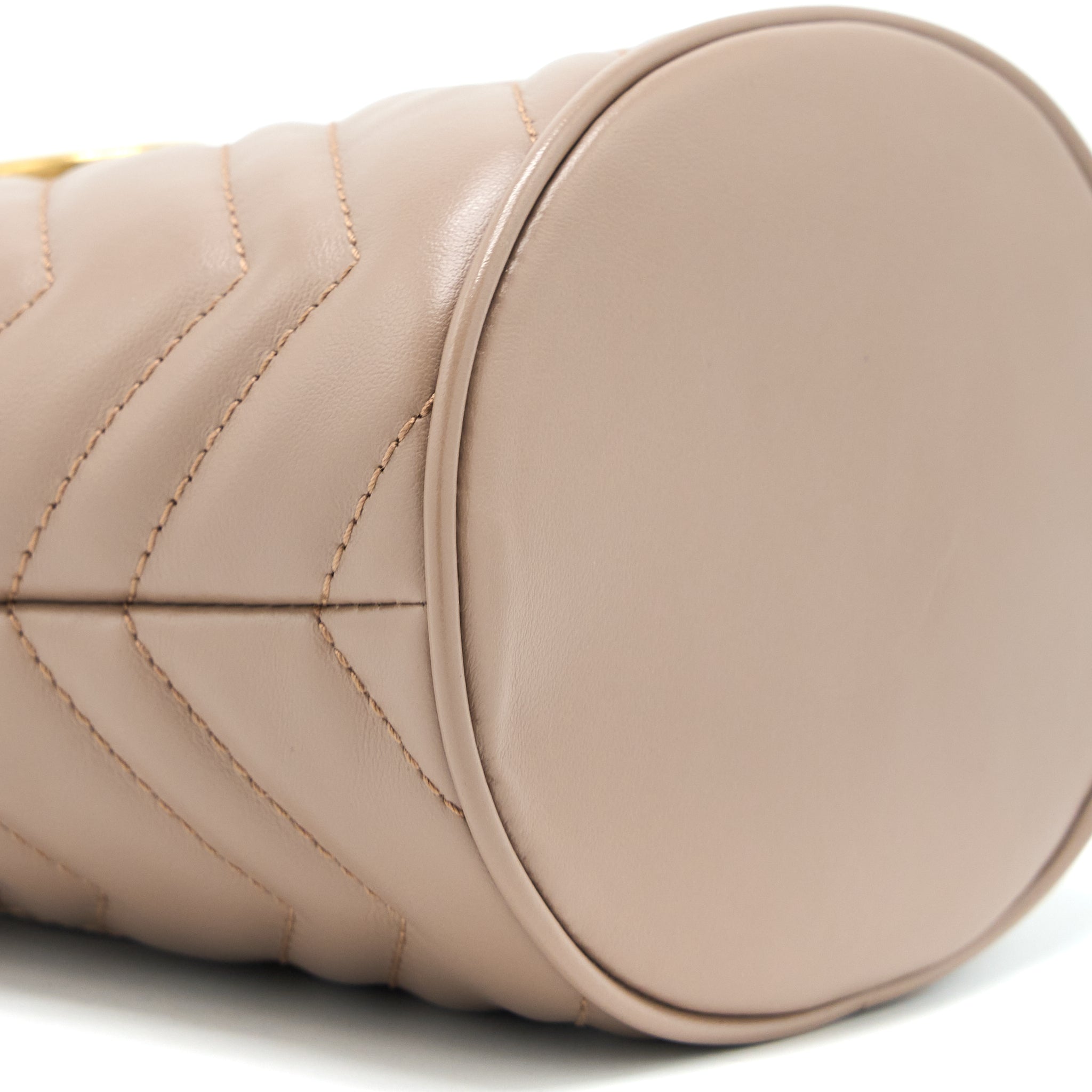gucci-gg-marmont-mini-bucket-dark-beige-ghw