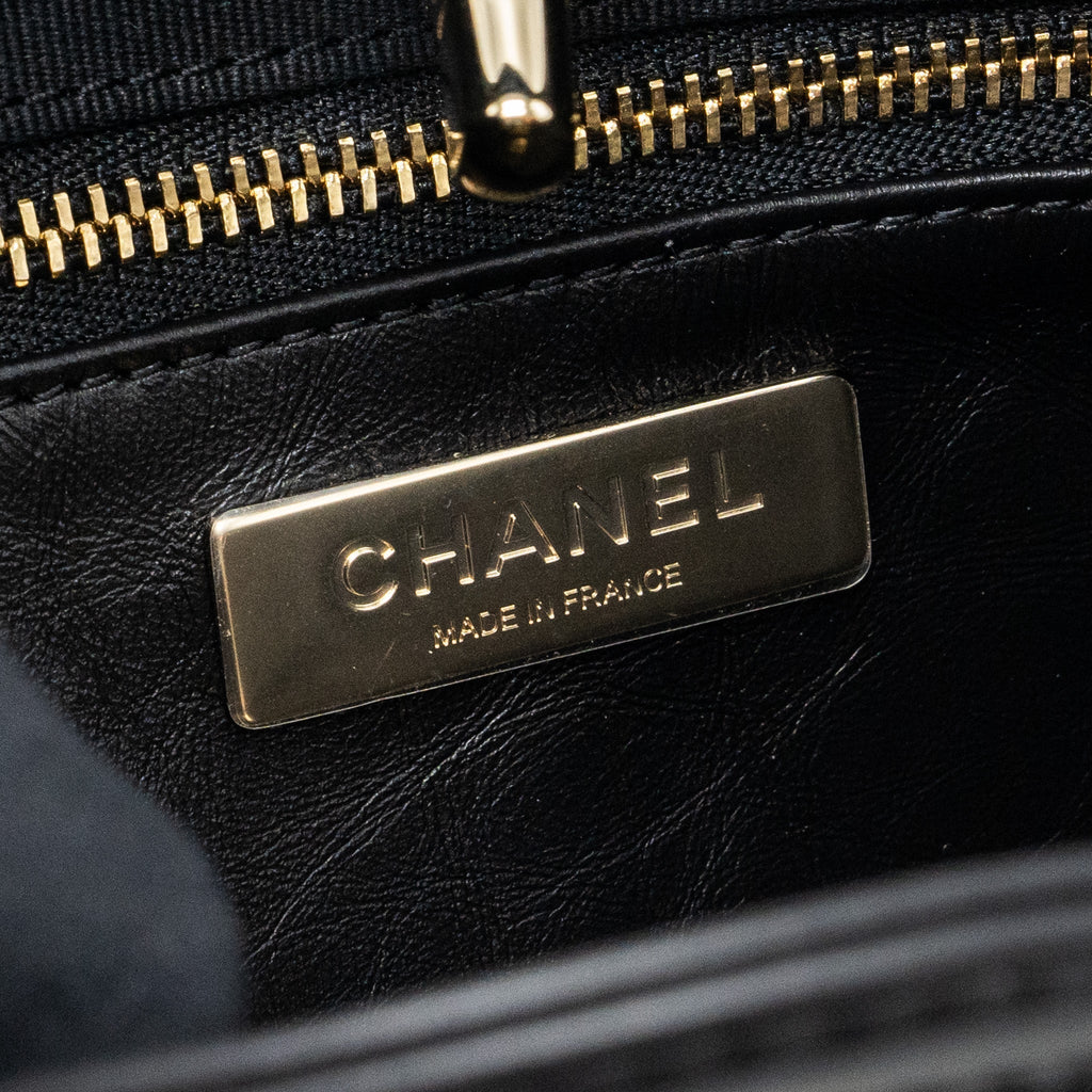 chanel-23a-mini-31-bag-calfskin-black-lghwmicrochip