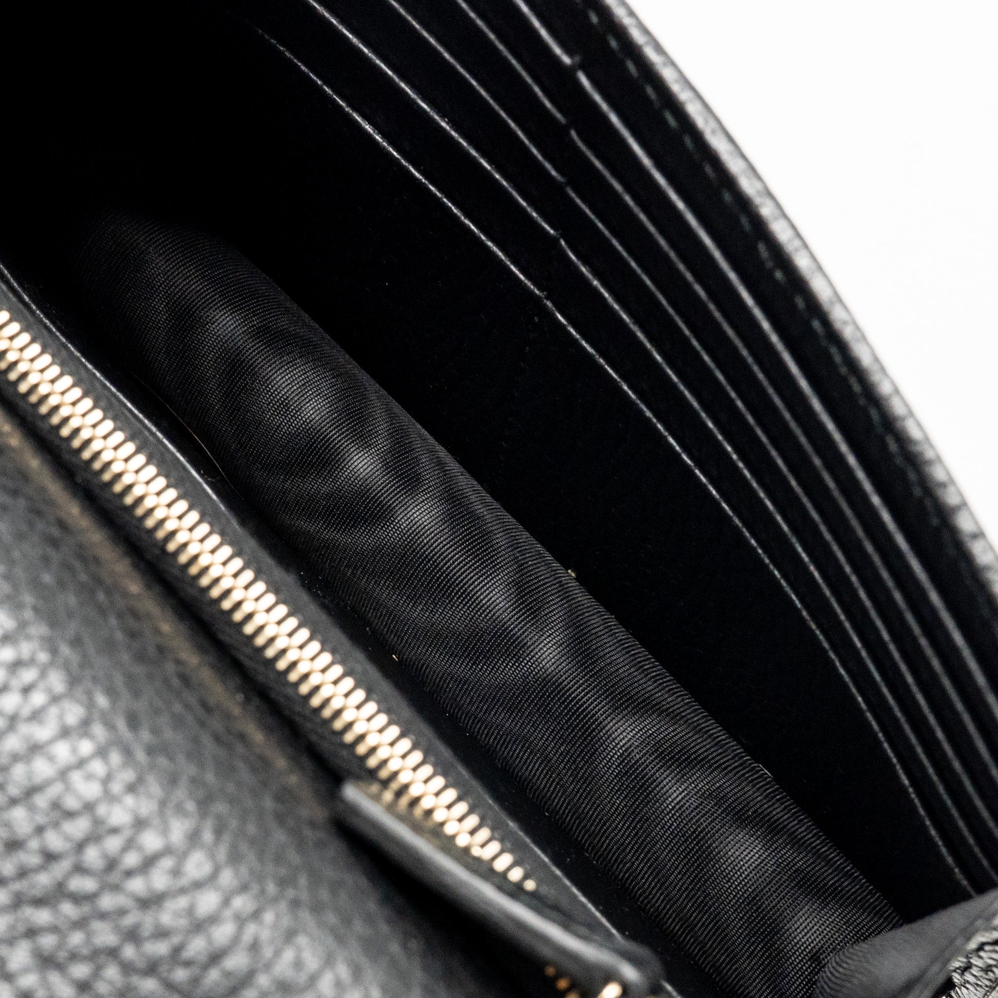 gucci-interlocking-chain-wallet-calfskin-black-ghw