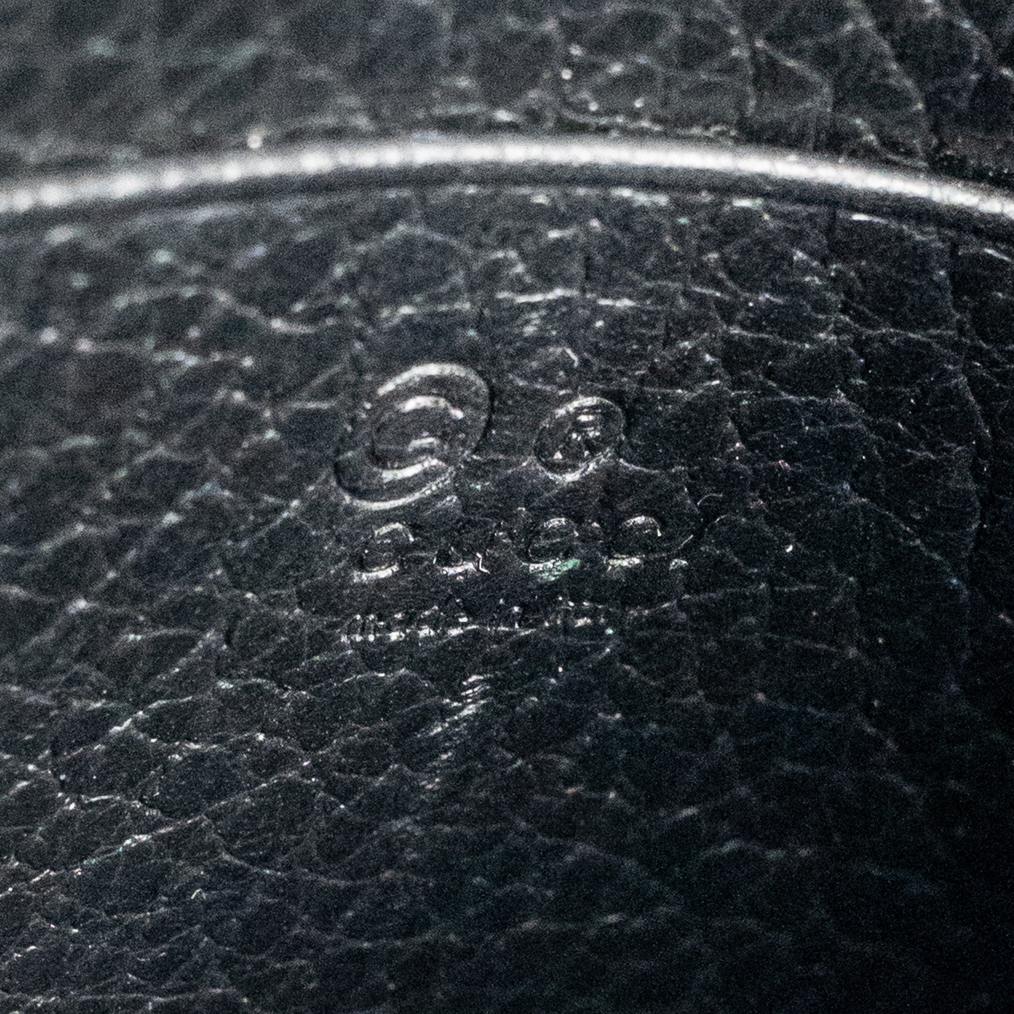 gucci-interlocking-chain-wallet-calfskin-black-ghw