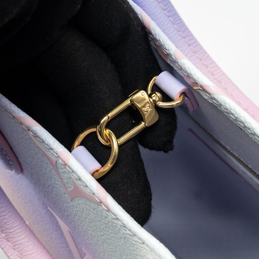 louis-vuitton-onthego-pm-calfskin-sunrise-pastel-multicolour-pink-purple-ghw