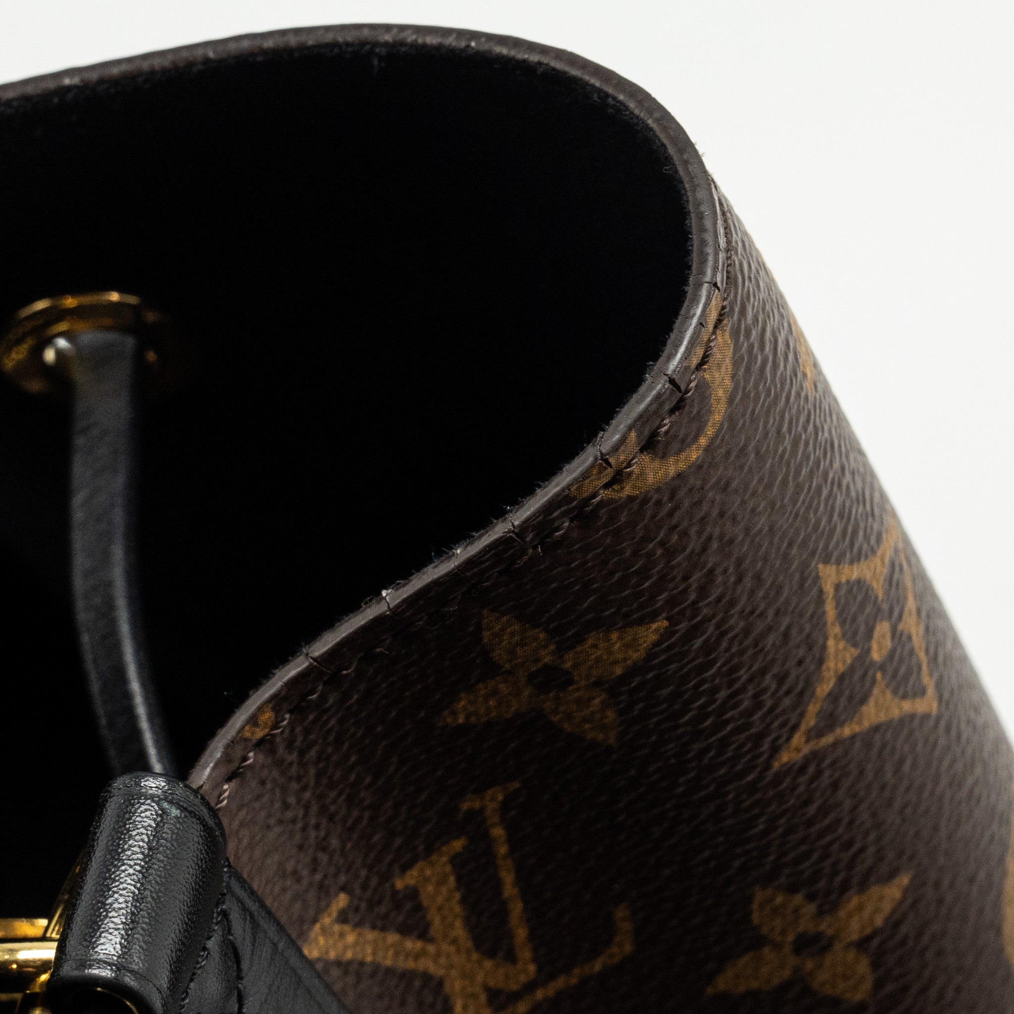 louis-vuitton-neo-noe-monogram-canvas-black-ghw-1