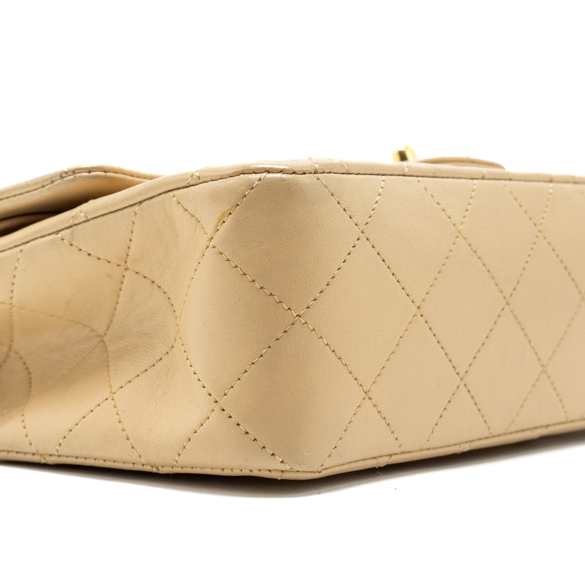 chanel-vintage-small-classic-flap-bag-lambskin-beige-ghw-copy