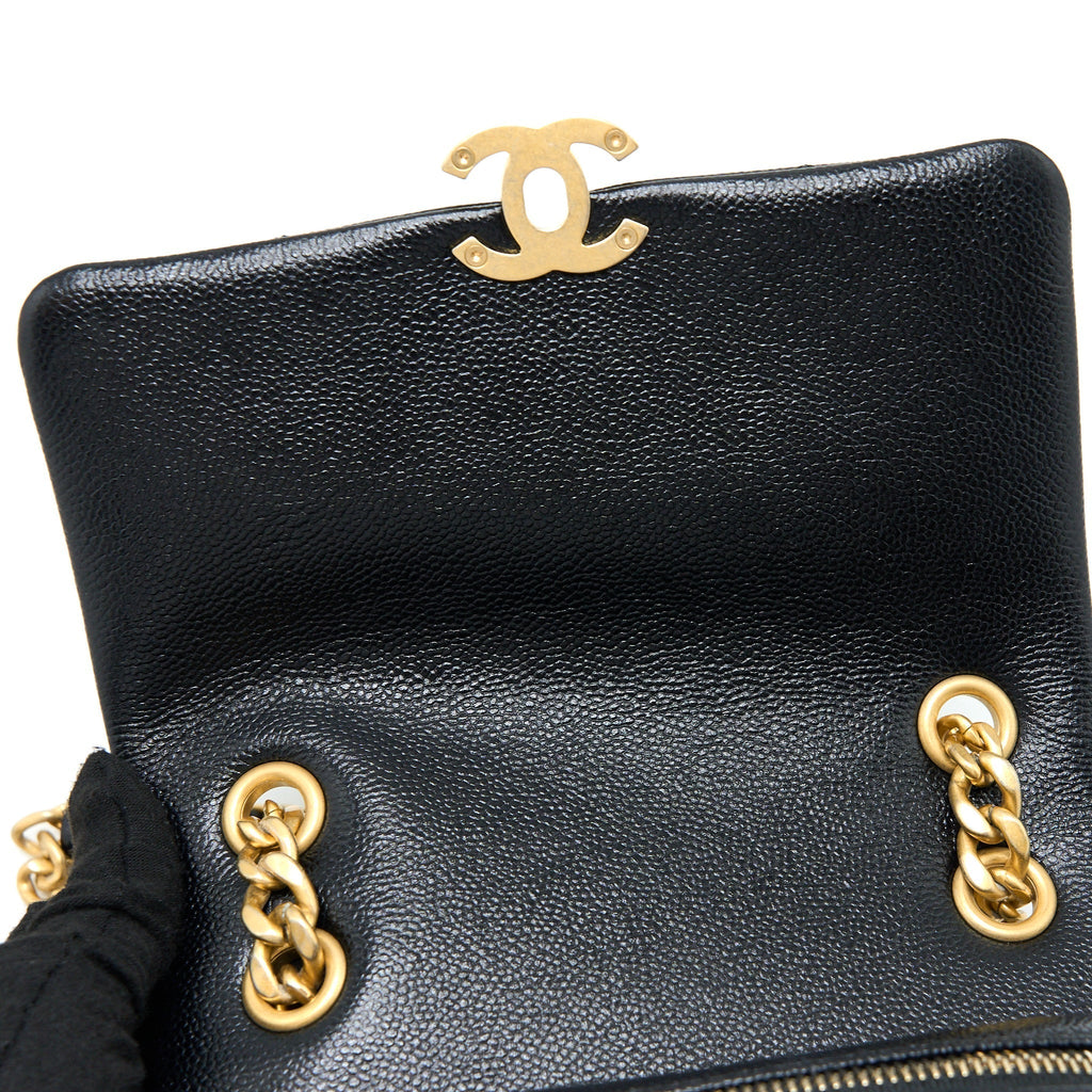 chanel-22p-flap-backpack-caviar-black-brushed-ghw-microchip