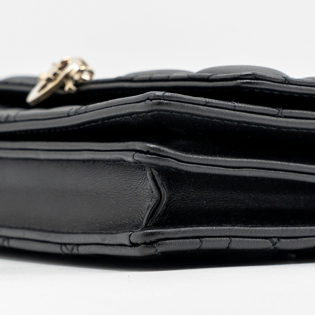 black-dior-wallet-on-chain