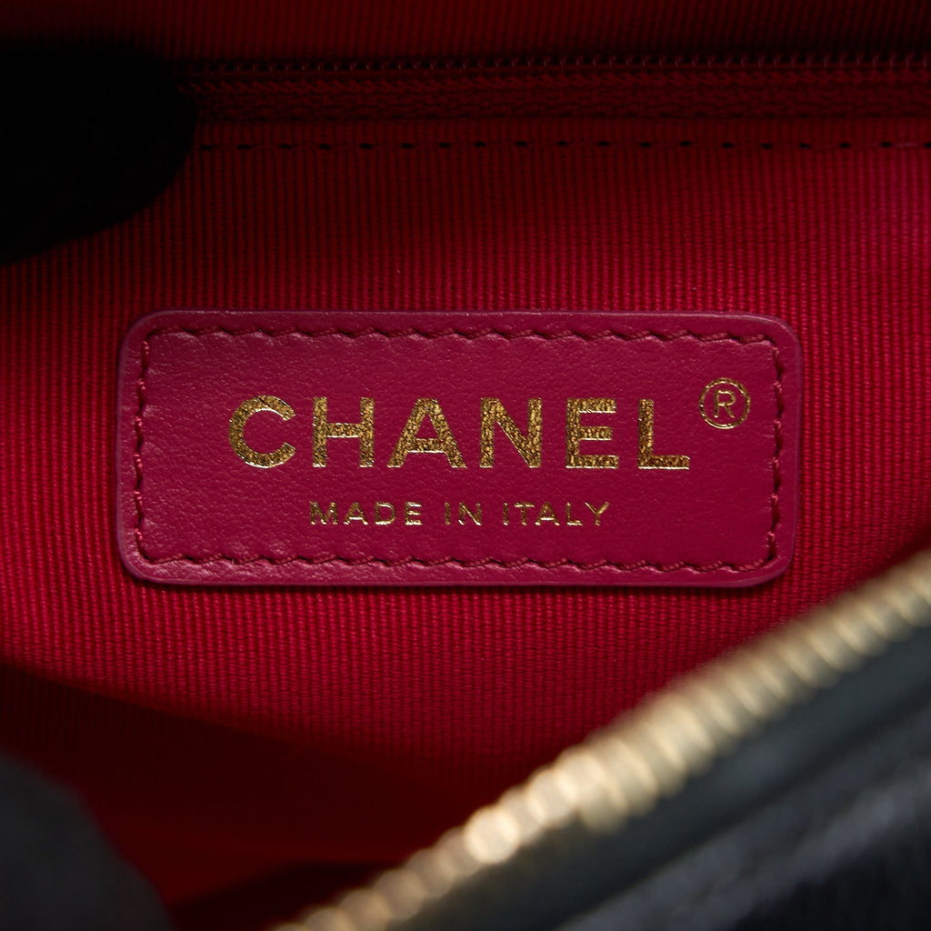 chanel-22p-flap-backpack-caviar-black-brushed-ghw-microchip