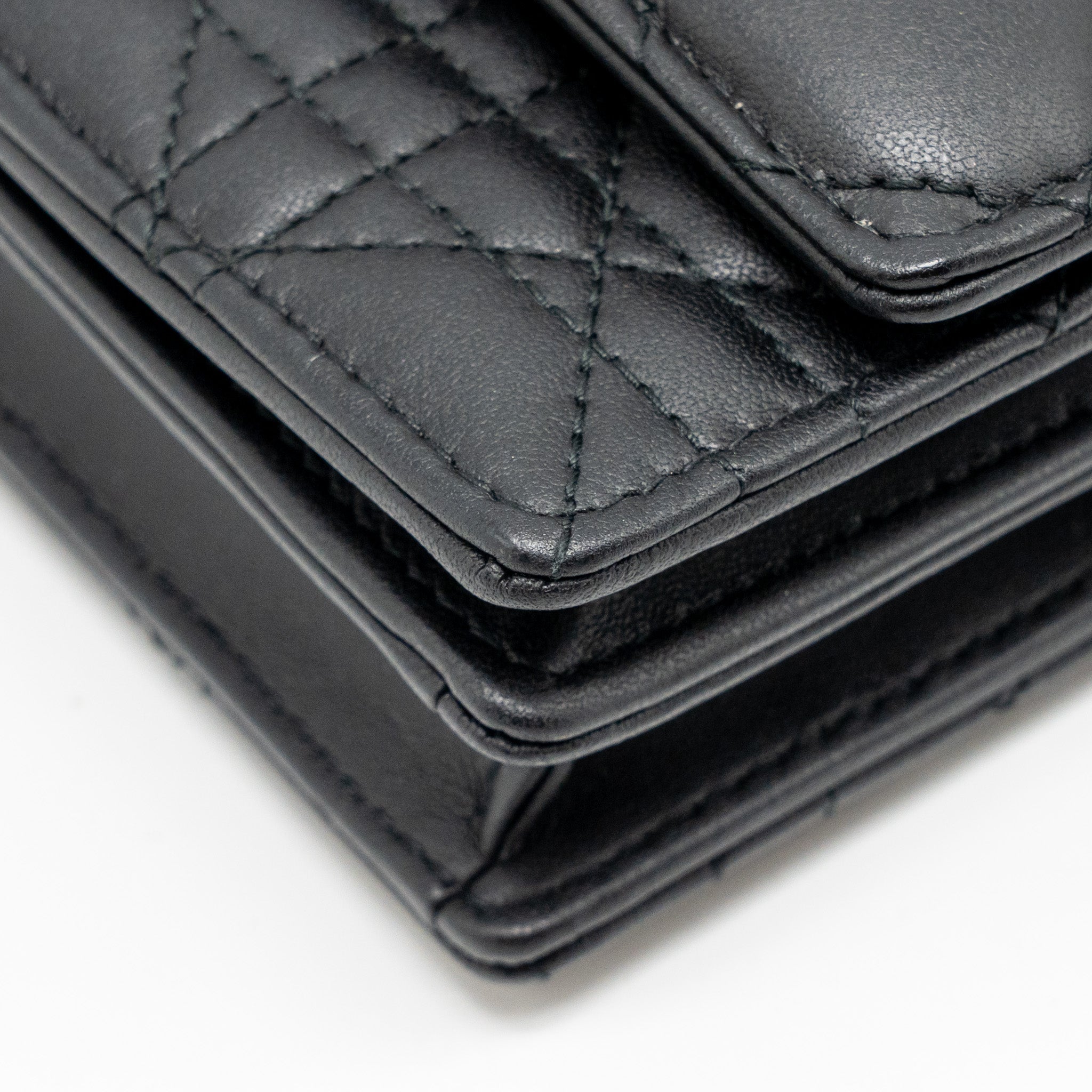 black-dior-wallet-on-chain
