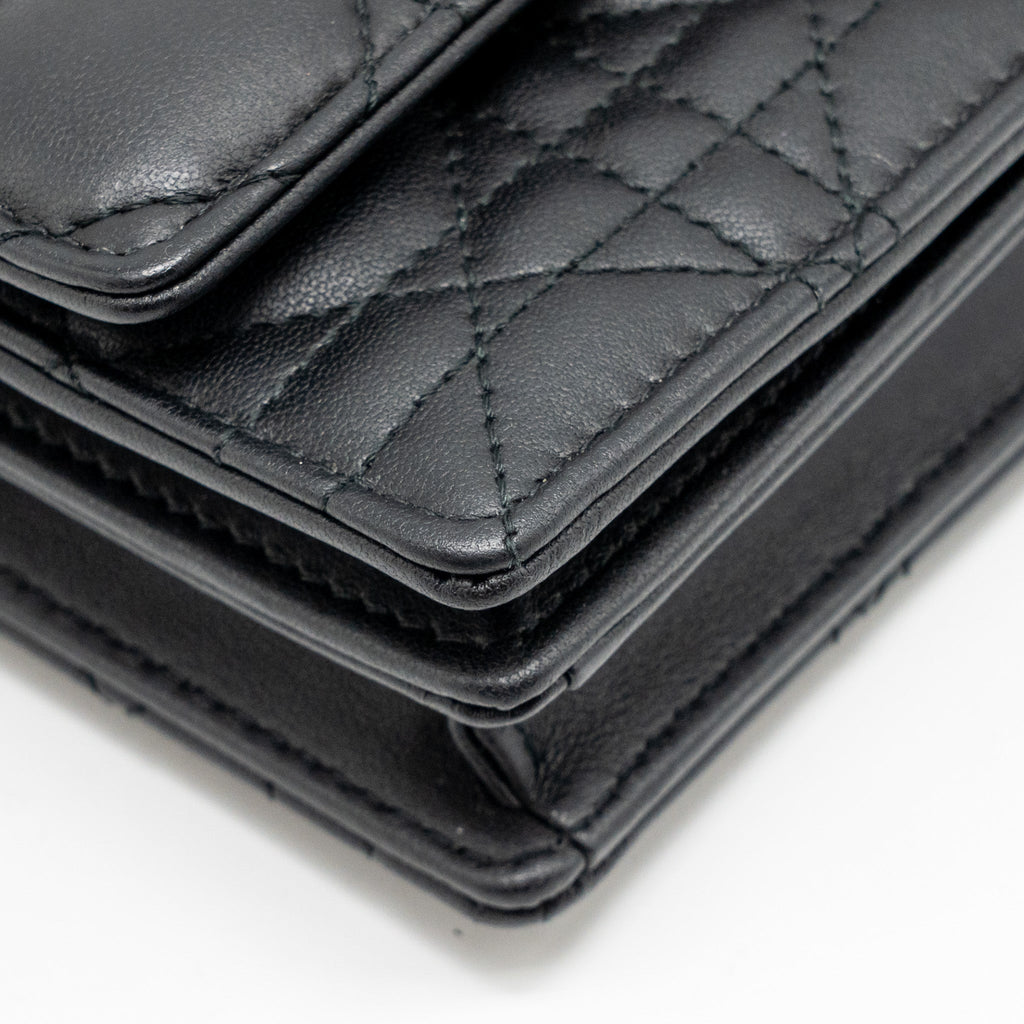 black-dior-wallet-on-chain