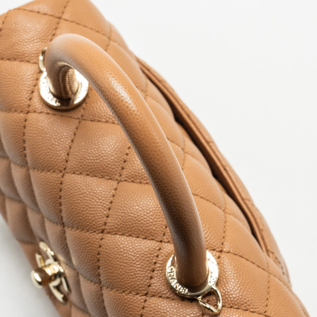 chanel-21p-small-coco-handle-caviar-caramel-lghw