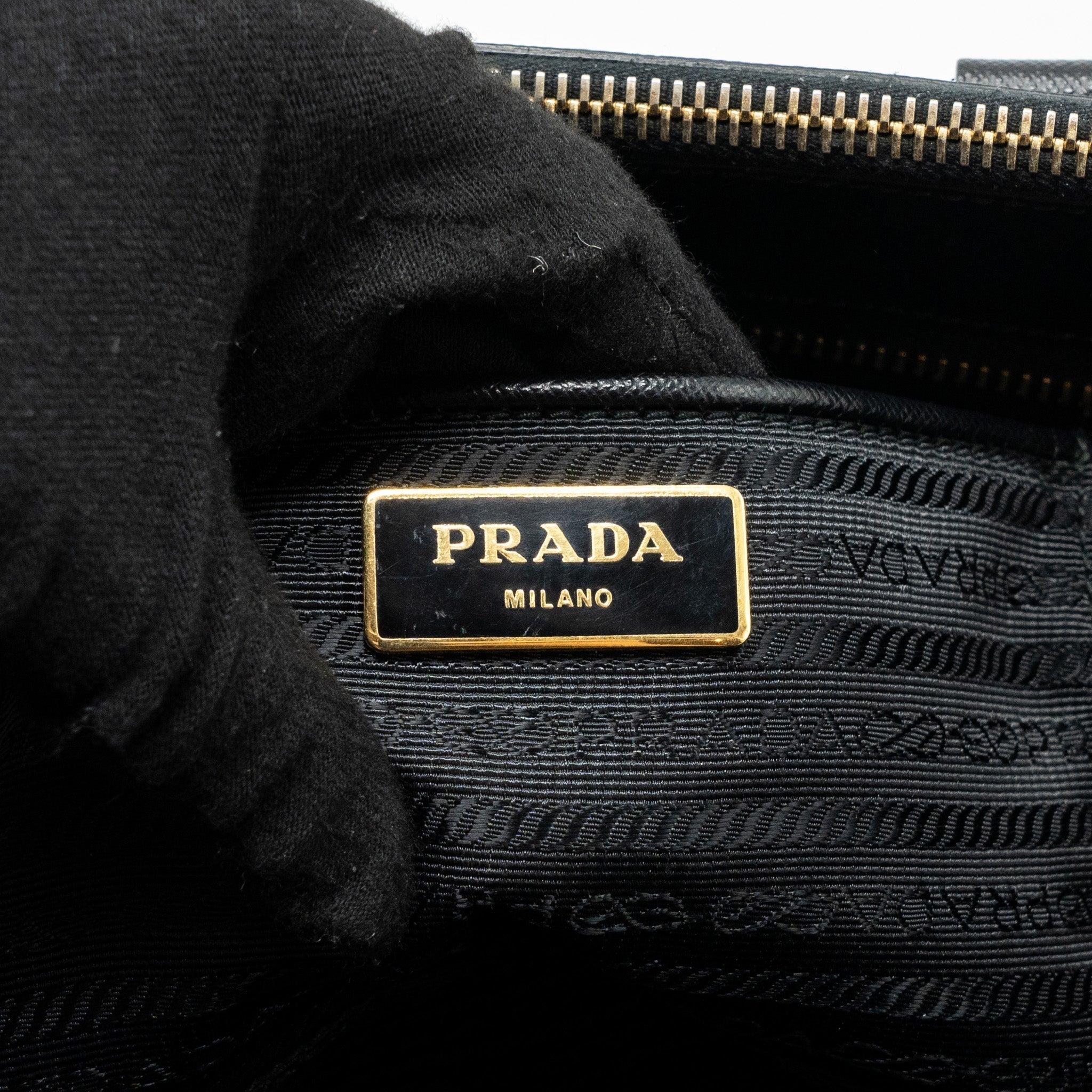 prada-galleria-saffiano-tote-bag-calfskin-black-ghw