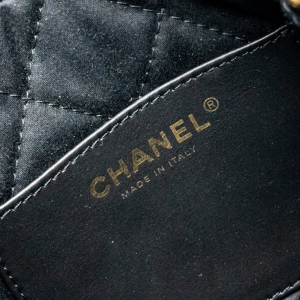 chanel-mini-22-bag-shiny-calfskin-black-ghw-microchip-copy
