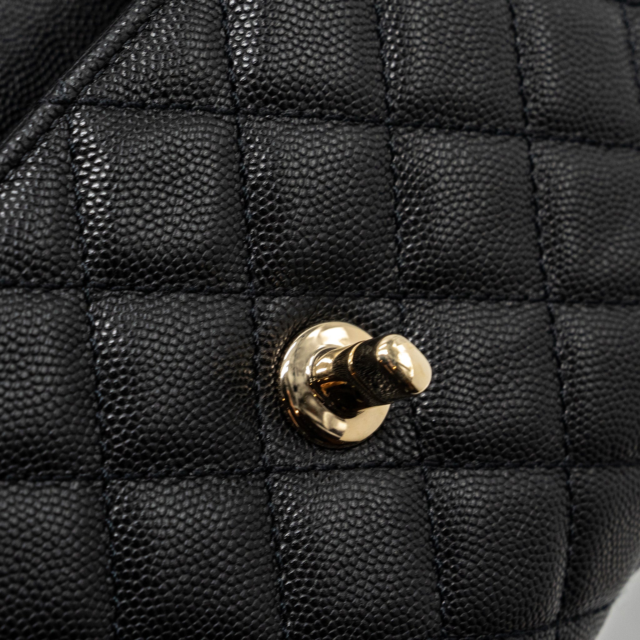 chanel-small-coco-handle-caviar-black-lghw-microchip-10