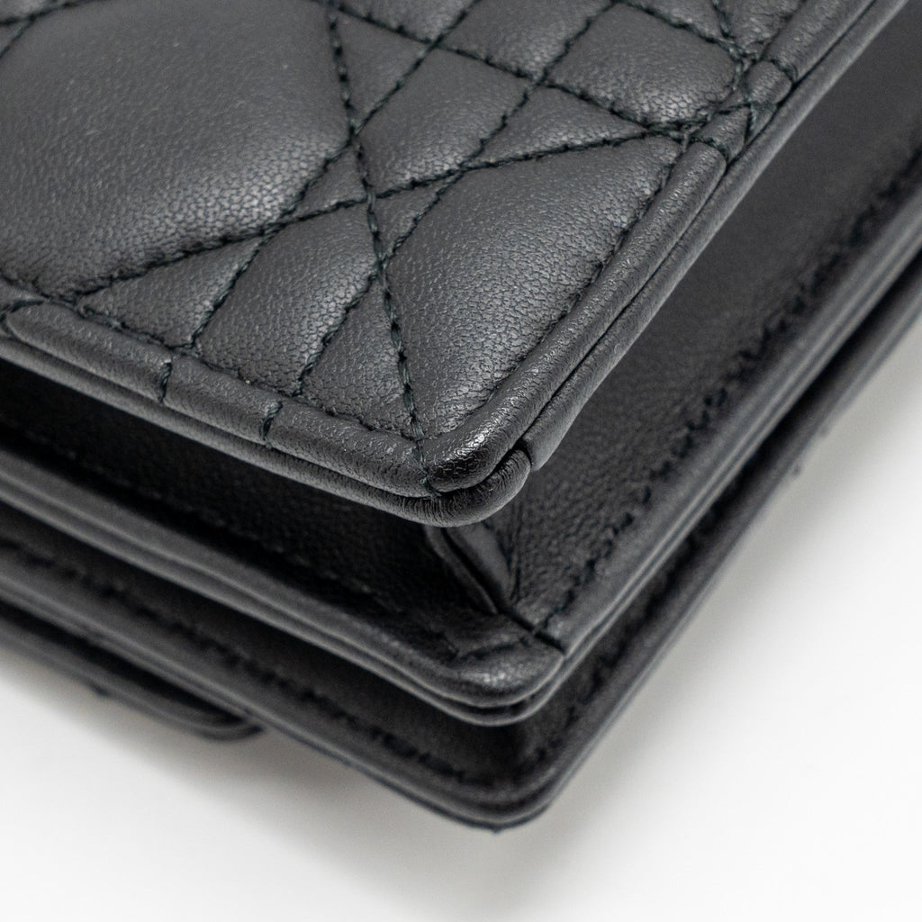 black-dior-wallet-on-chain