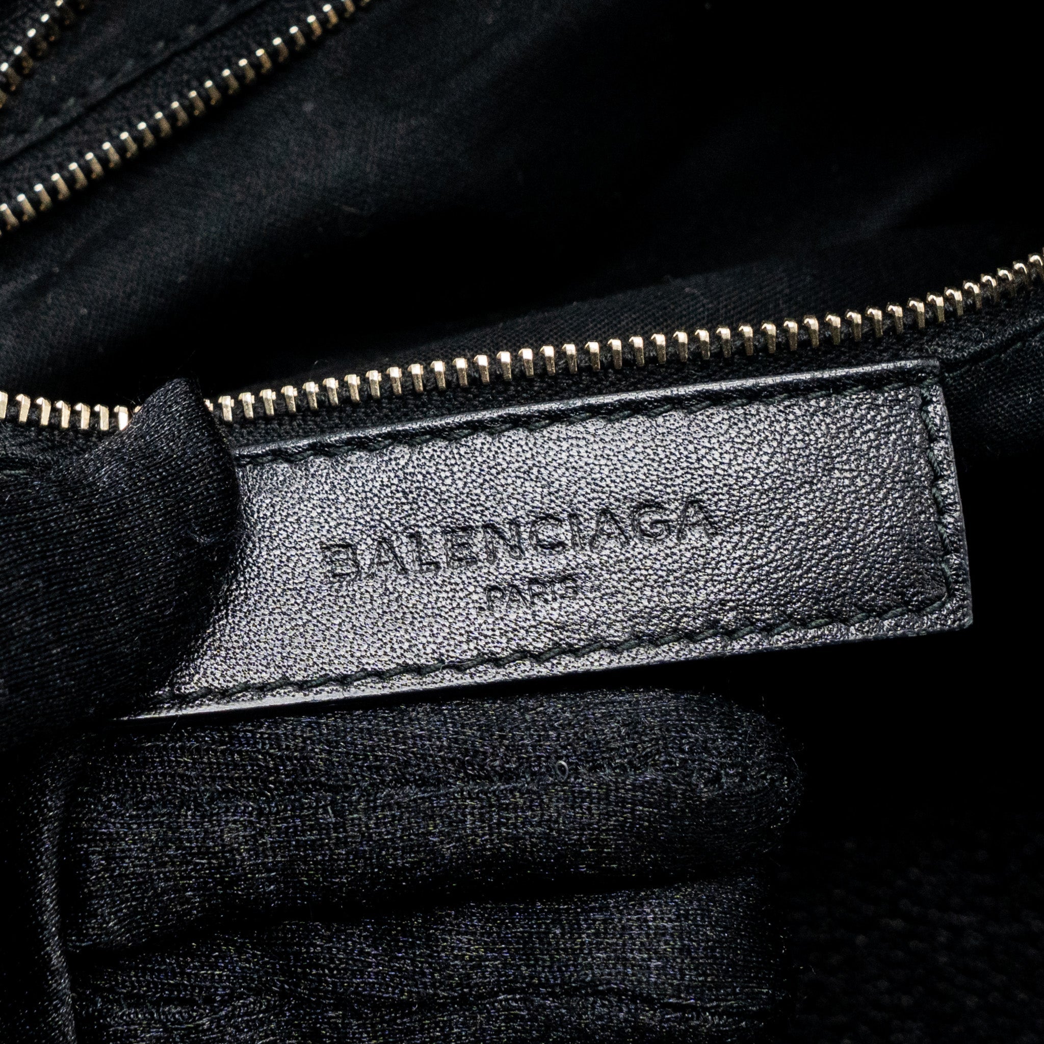 balenciaga-classic-city-bag-leather-black-ghw