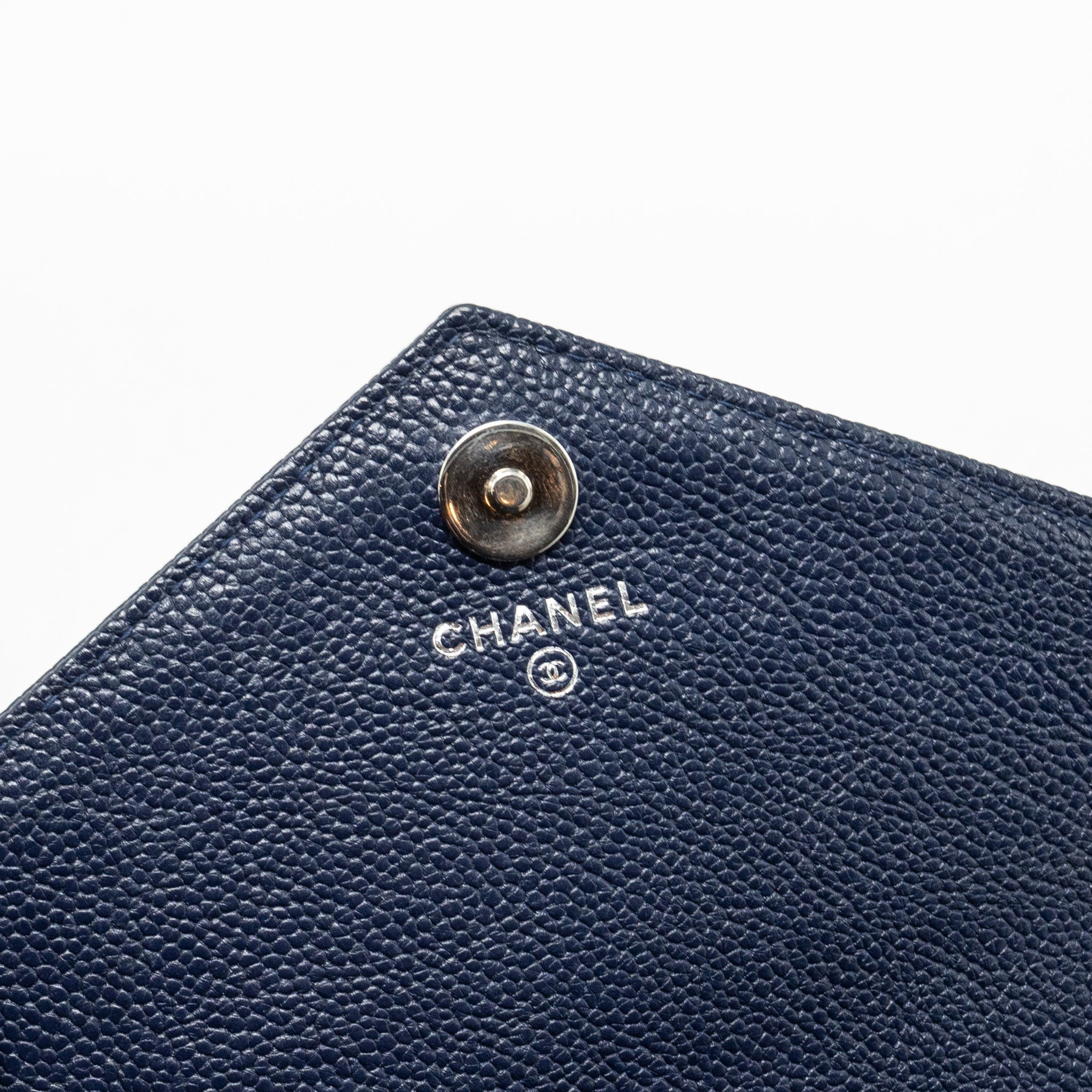 chanel-square-chevron-wallet-on-chain-navy-caviar-navy-shw