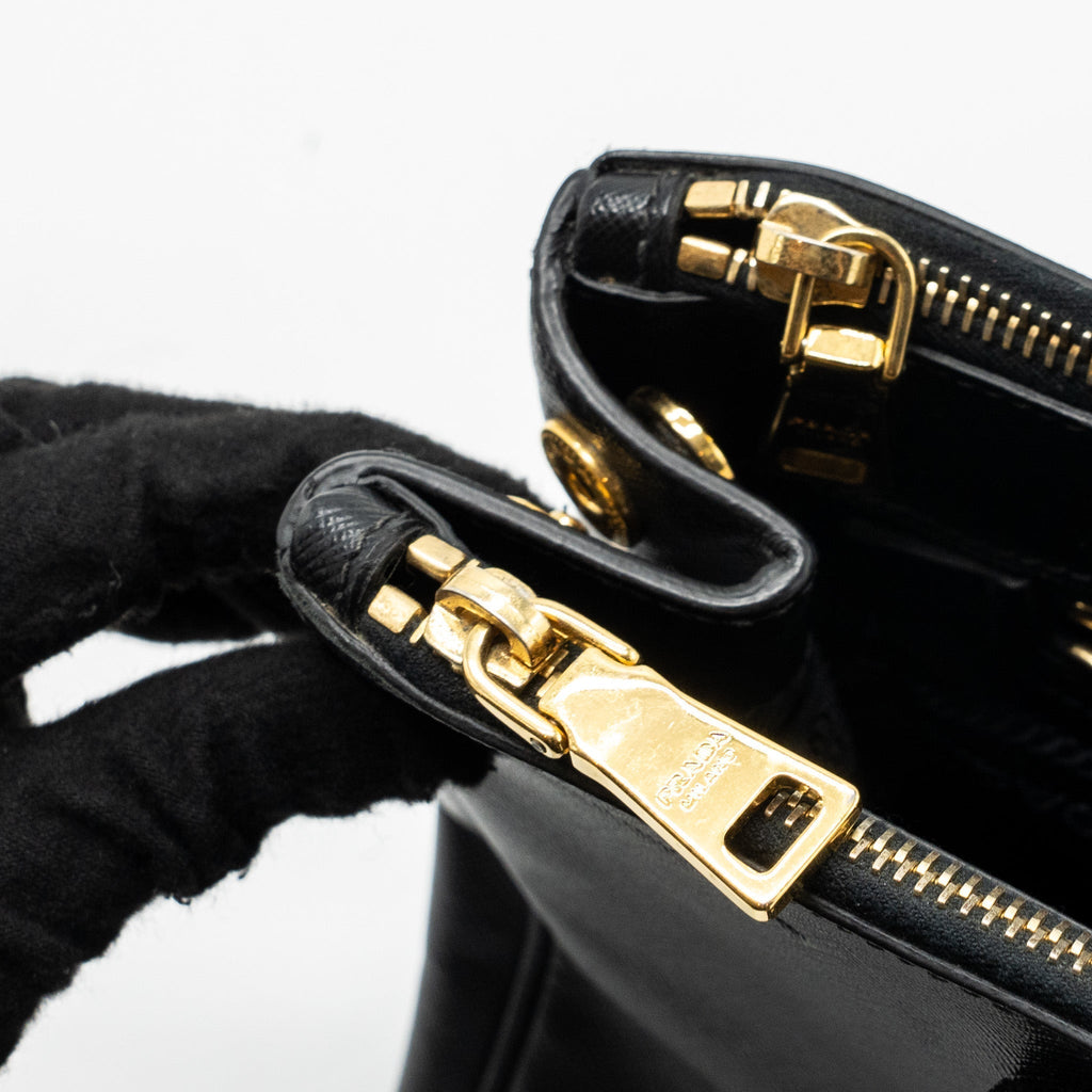 prada-galleria-saffiano-tote-bag-calfskin-black-ghw