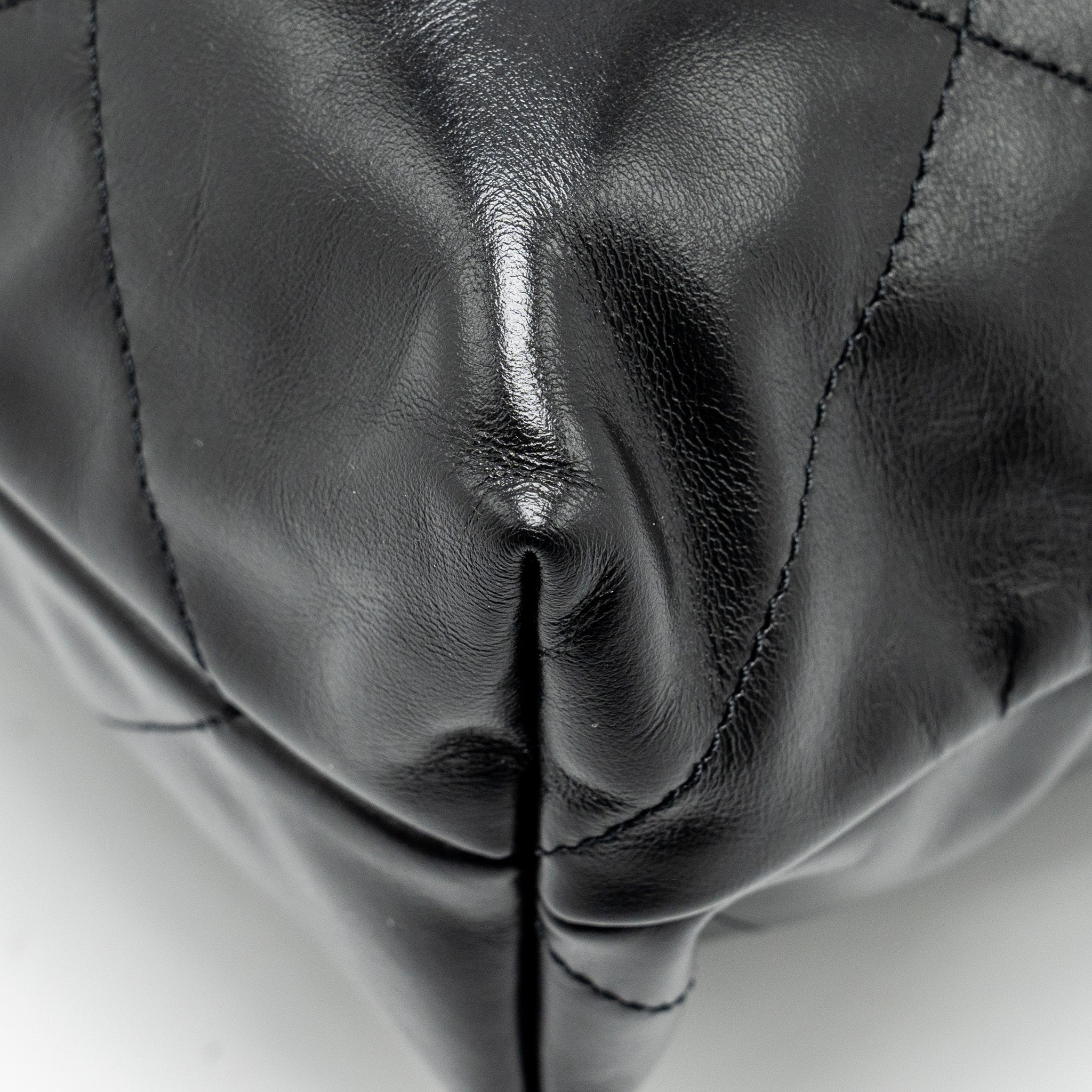 chanel-medium-22-bag-shiny-calfskin-black-ghw-copy