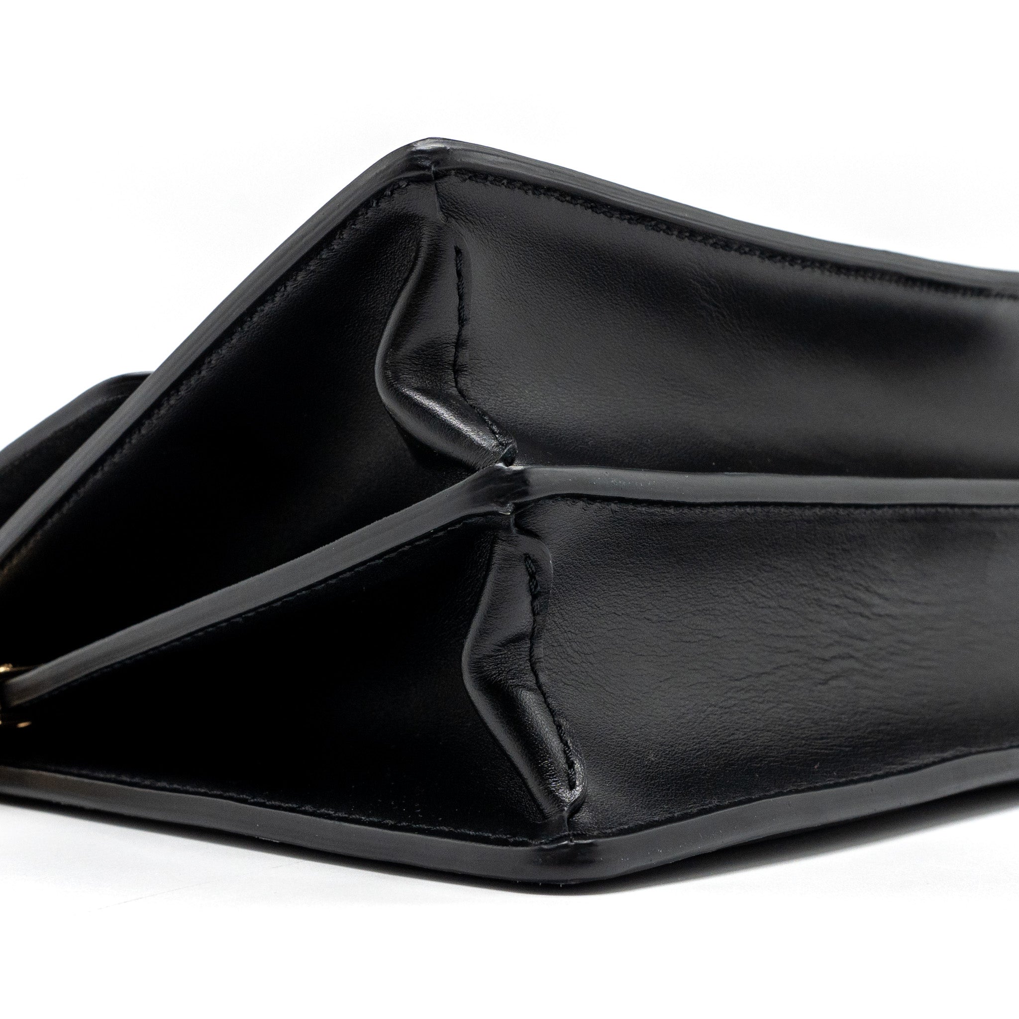 louis-vuitton-dauphine-mm-epi-black-ghw-1