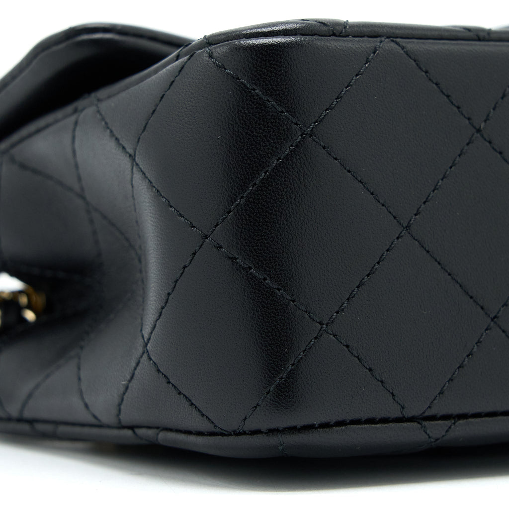 chanel-23c-pearl-crush-mini-rectangular-lambskin-black-lghw-microchip