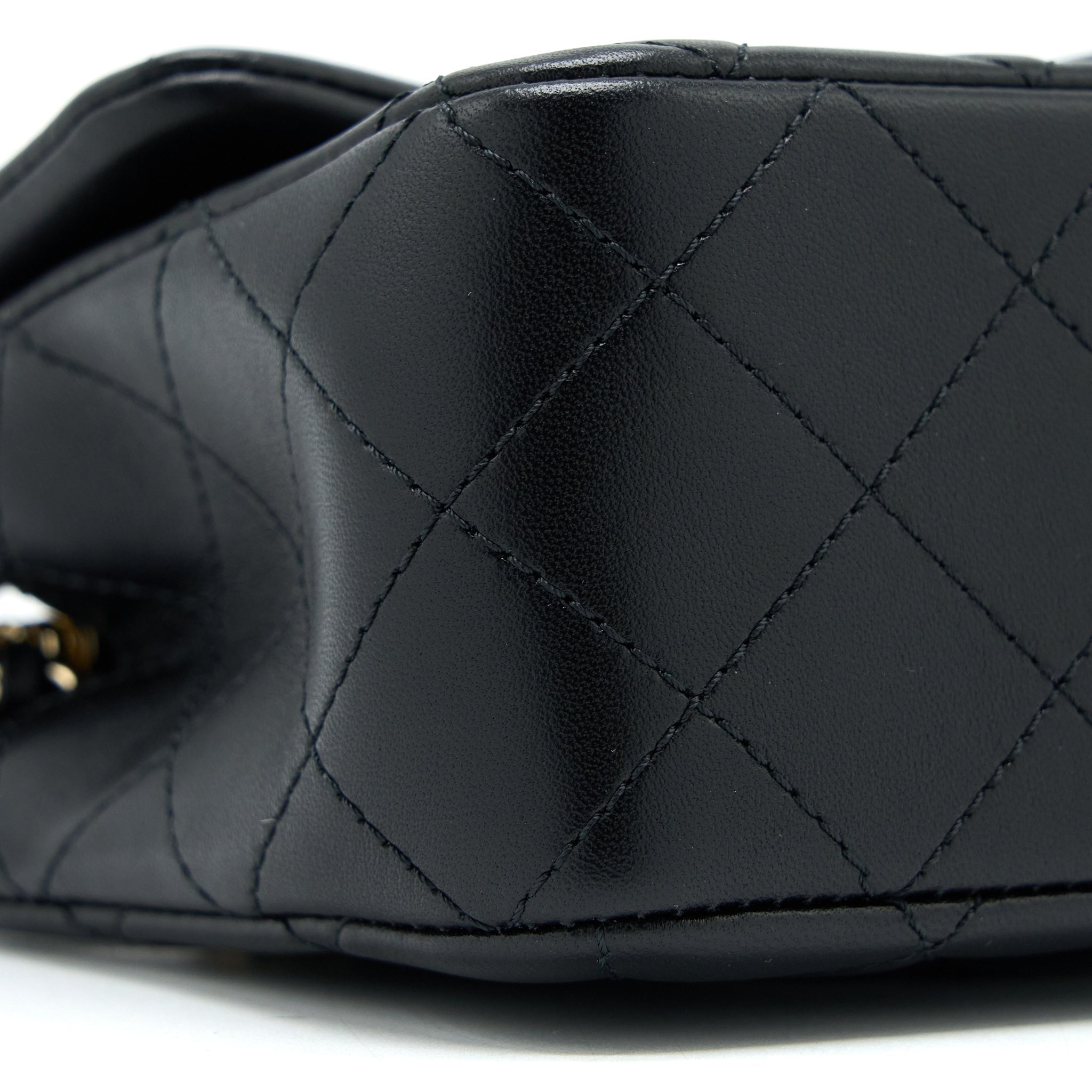 chanel-23c-pearl-crush-mini-rectangular-lambskin-black-lghw-microchip