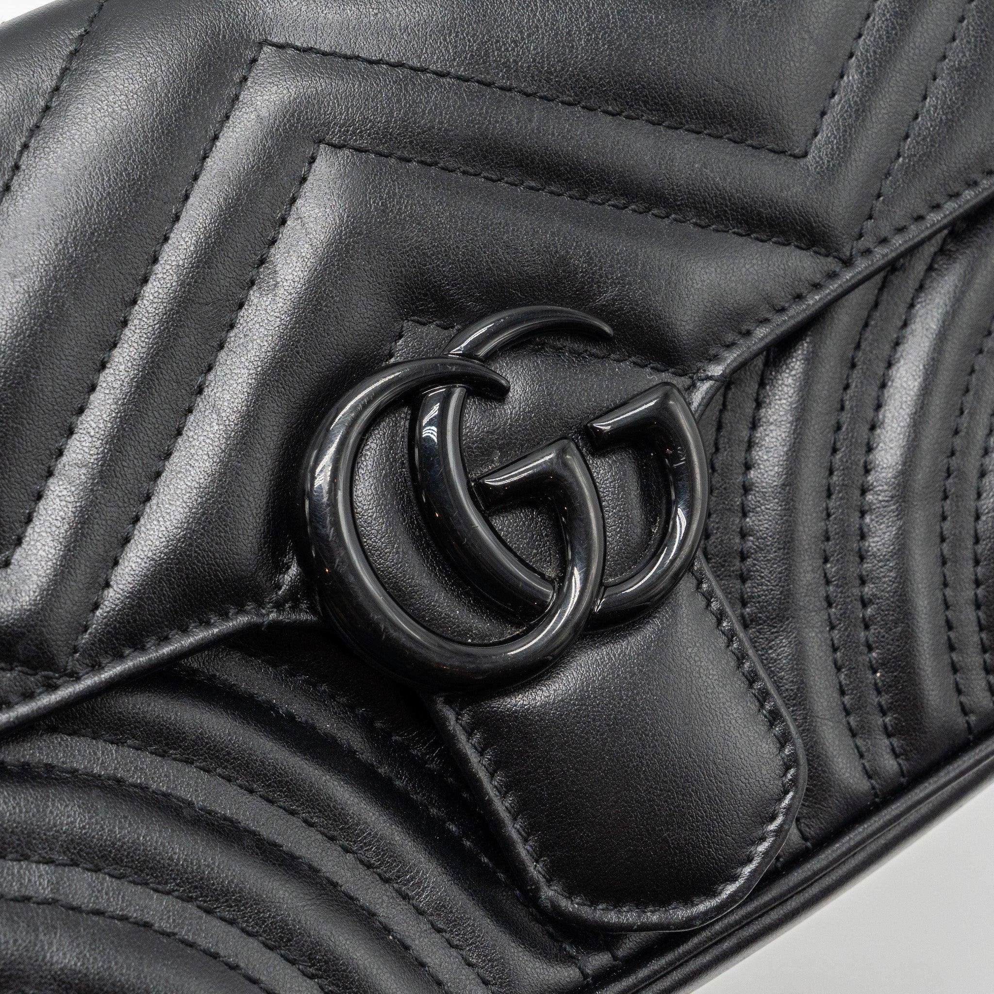 gucci-mini-marmont-calfskin-black-with-black-hardware
