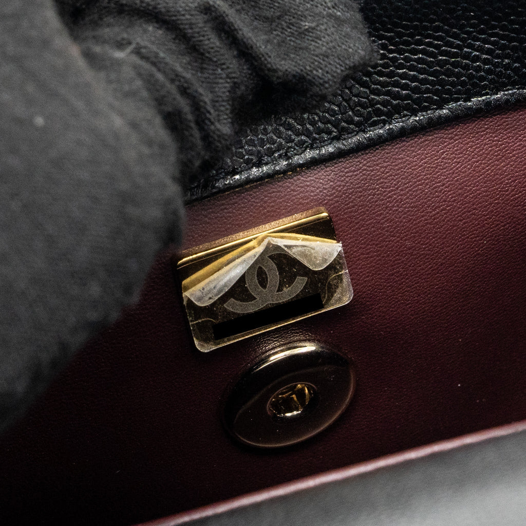 chanel-small-coco-handle-caviar-black-lghw-microchip-10