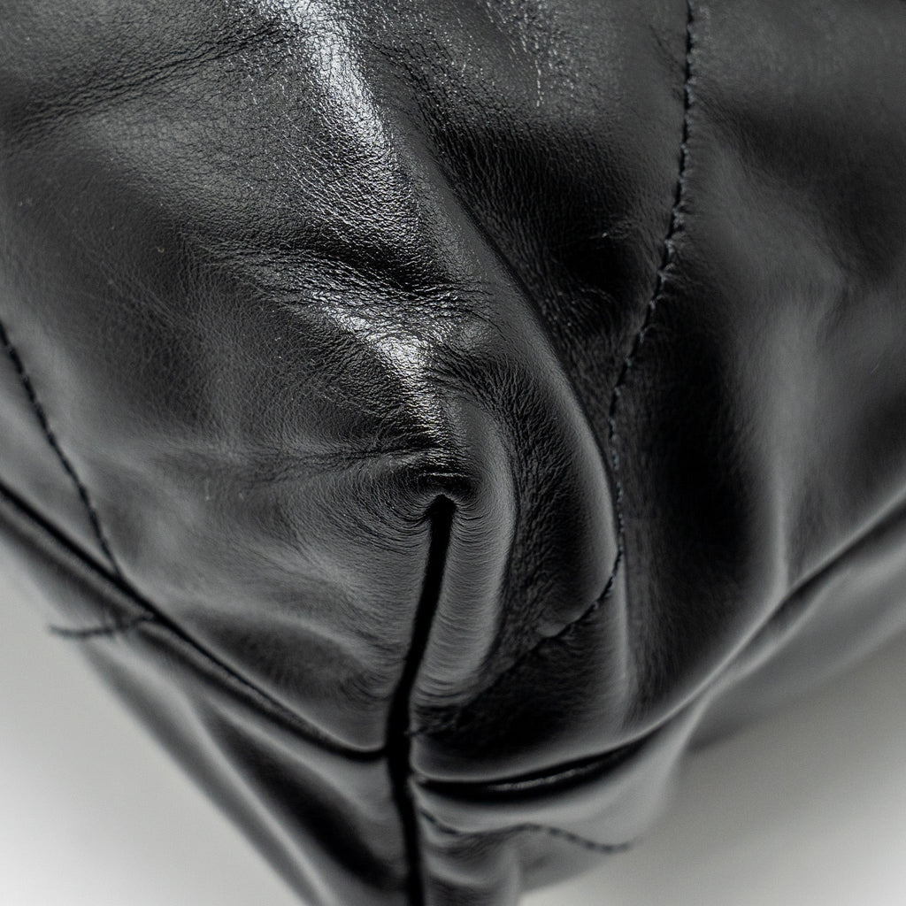 chanel-medium-22-bag-shiny-calfskin-black-ghw-copy